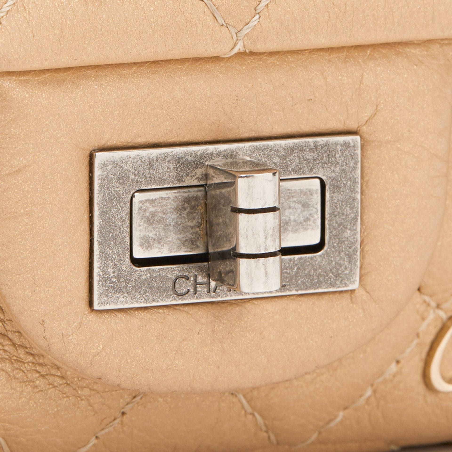 Chanel Gold Aged Metallic Calfskin Leather Lucky Charms 2.55 Reissue 224 Double Flap Bag - Image 5 of 12