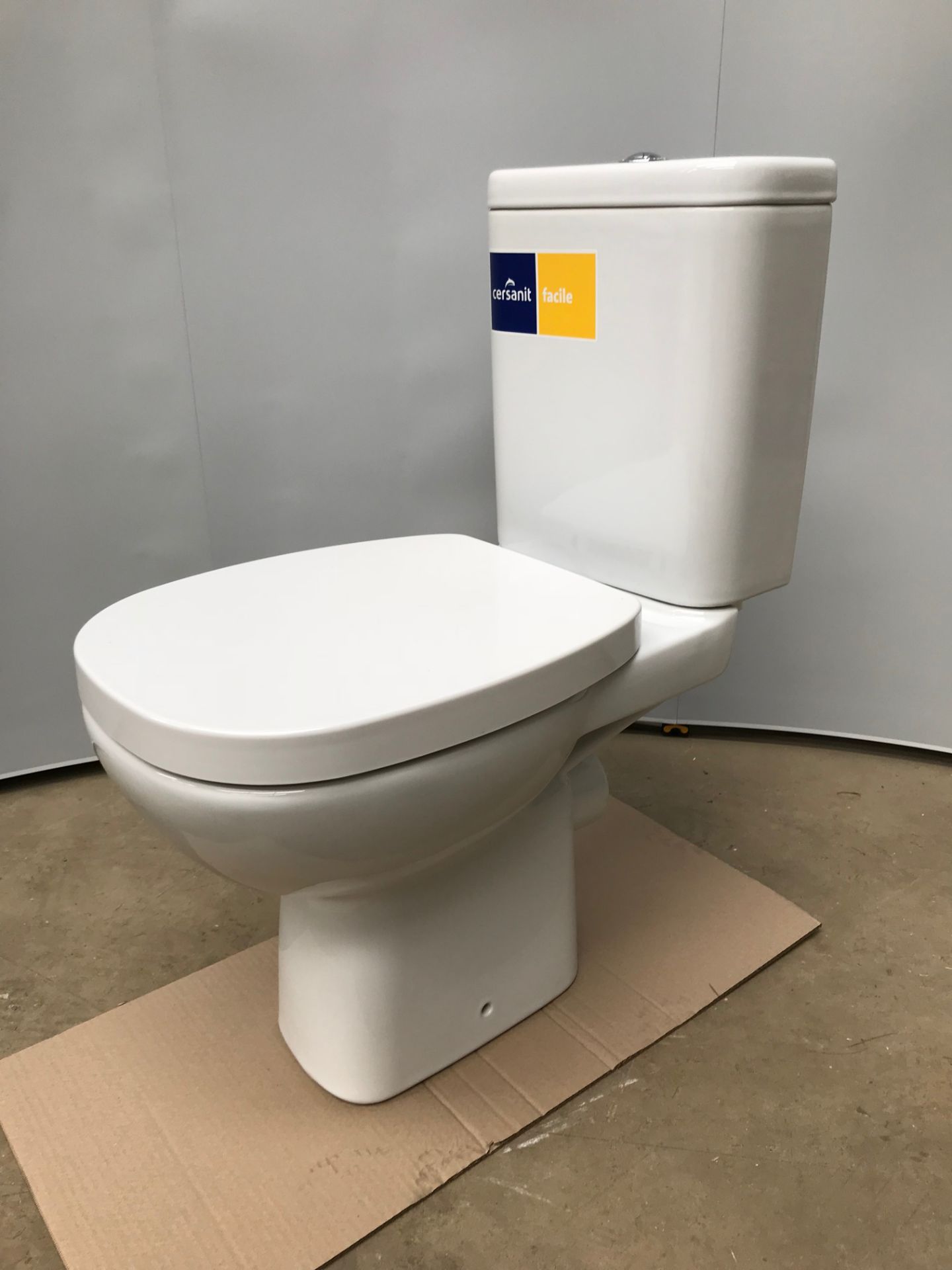 Pallet of 6 x Close Couple Toilet, with Cistern and full fitting kit - by Cersanit - Image 4 of 6