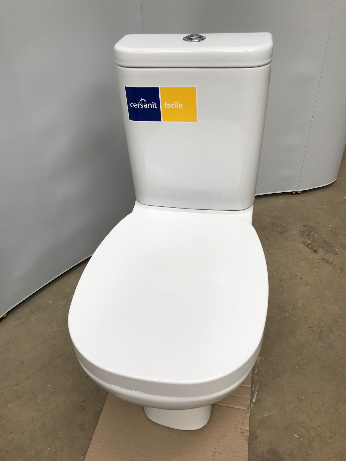 Pallet of 6 x Close Couple Toilet, with Cistern and full fitting kit - by Cersanit - Image 6 of 6