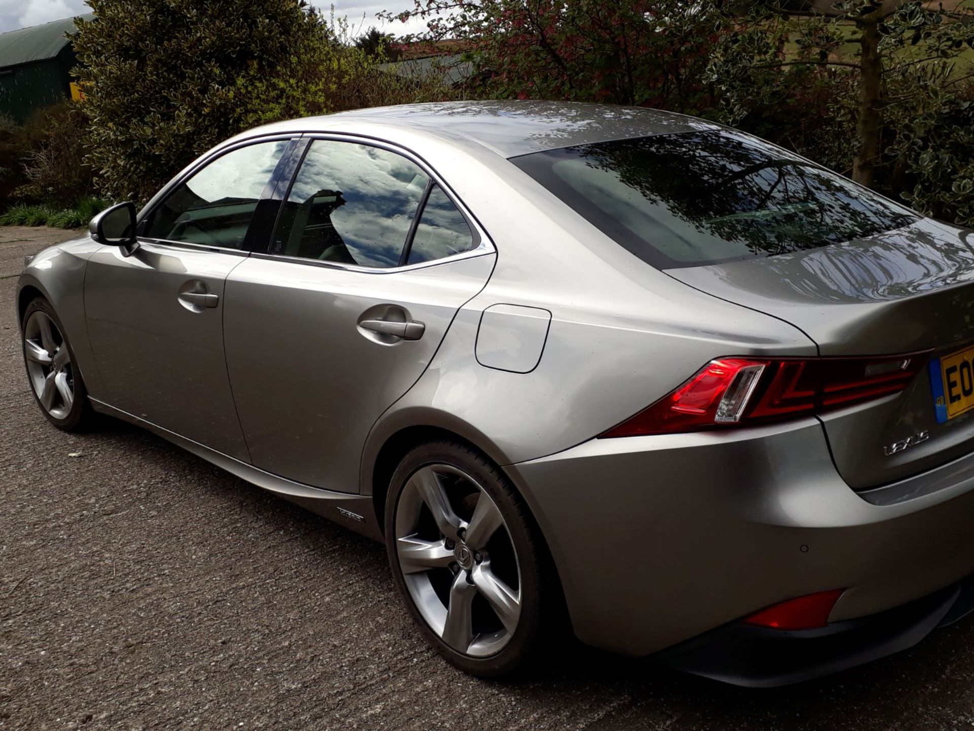 Lexus IS300h Premier 2013 - Image 9 of 11