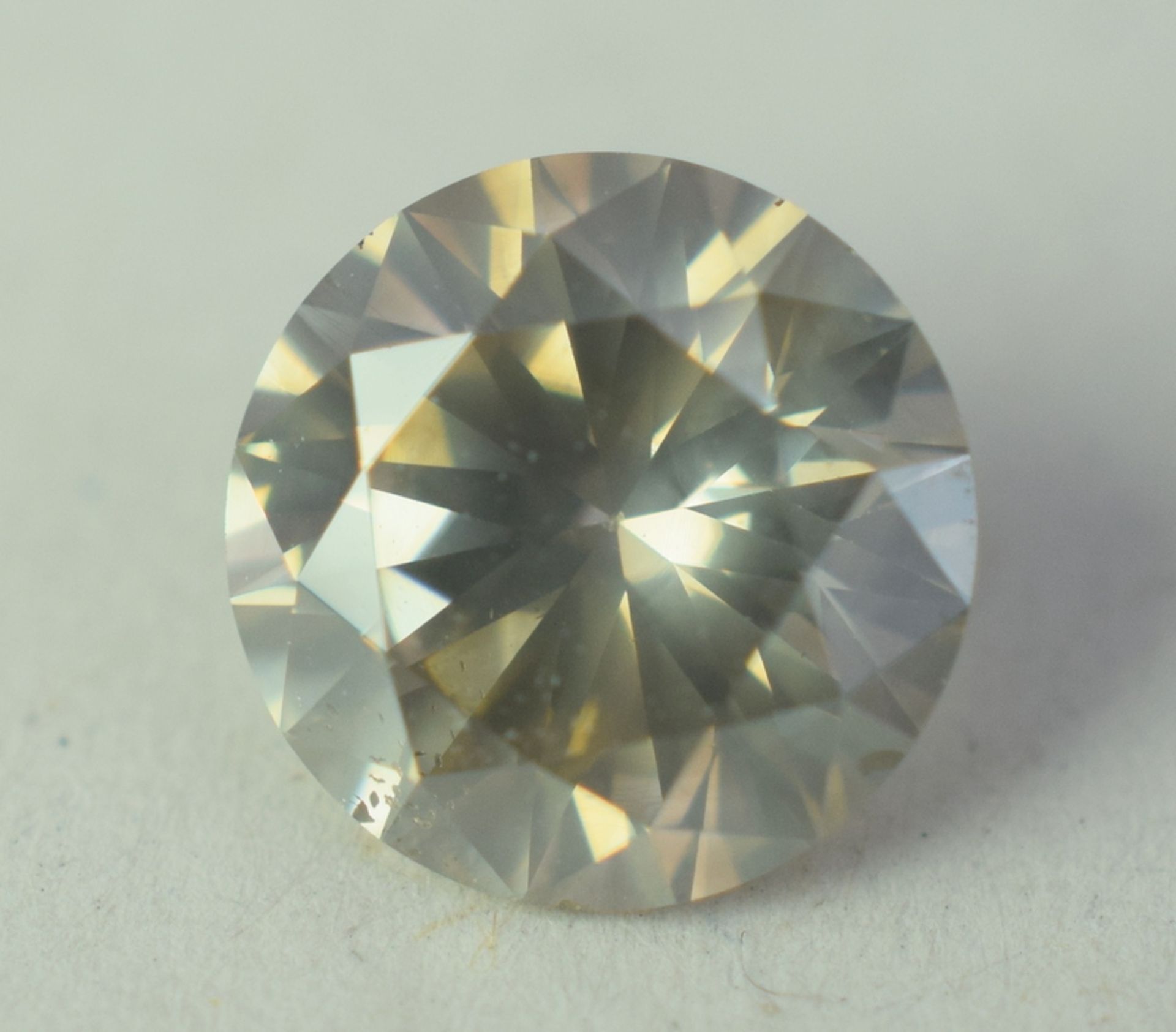 Natural 1ct Diamond Fancy Yellow/Green Colour With Certificate.