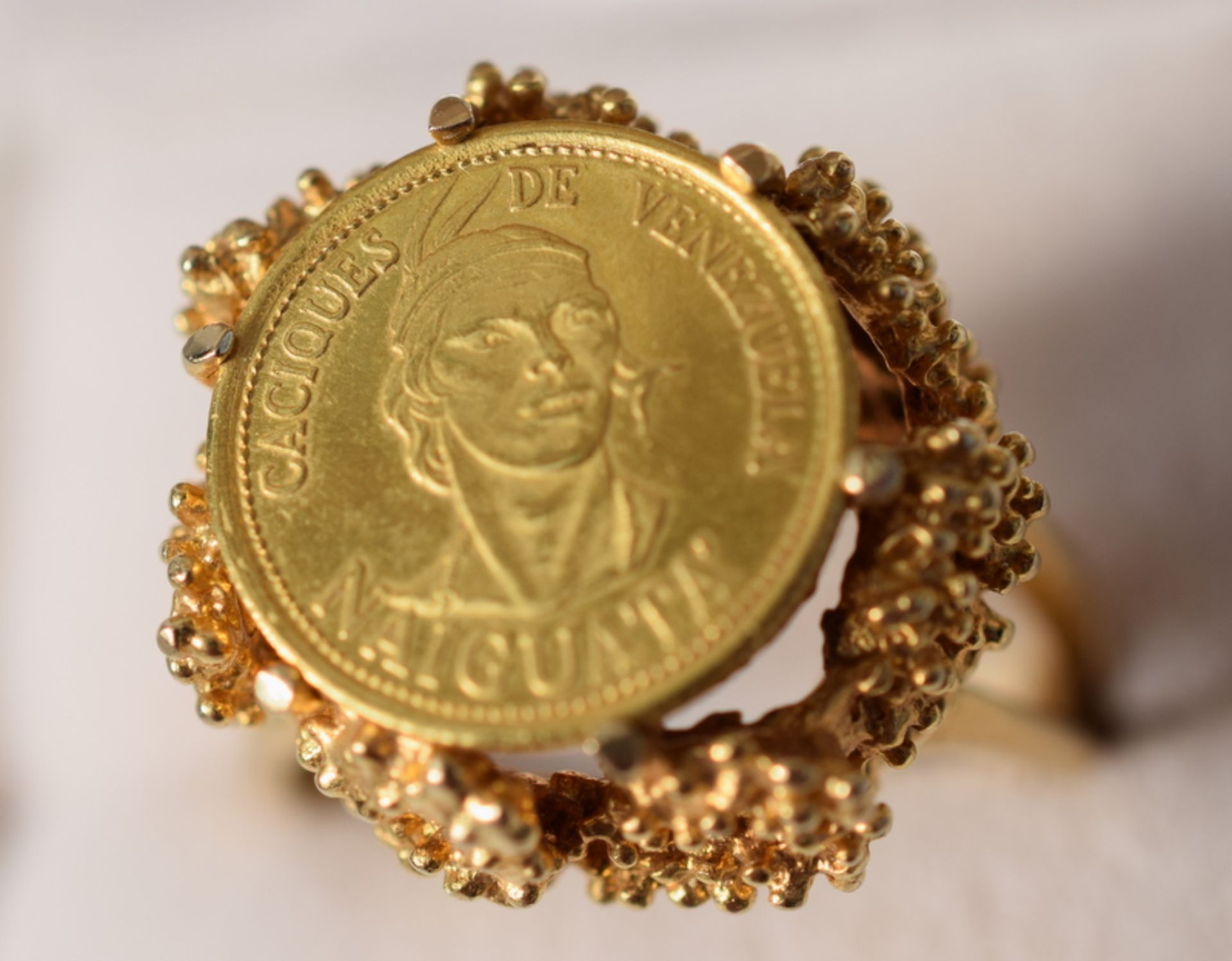 Naiguata Indian Chief Gold Coin type ring in 9ct. - Bild 2 aus 4