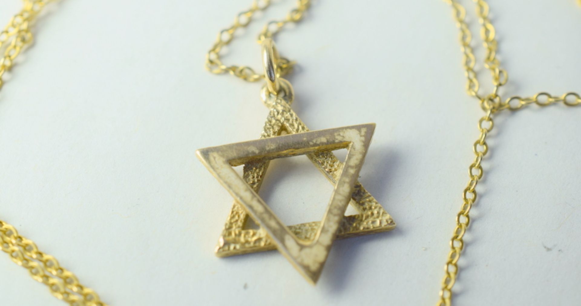 9ct Star Of David Pendant On 9ct Gold Chain - Image 2 of 2