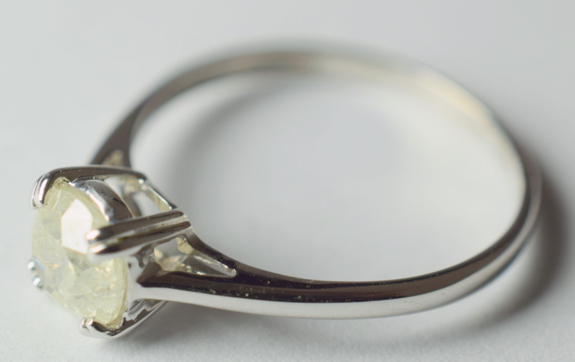 1ct Diamond Ring On 18ct White Gold - Image 2 of 9