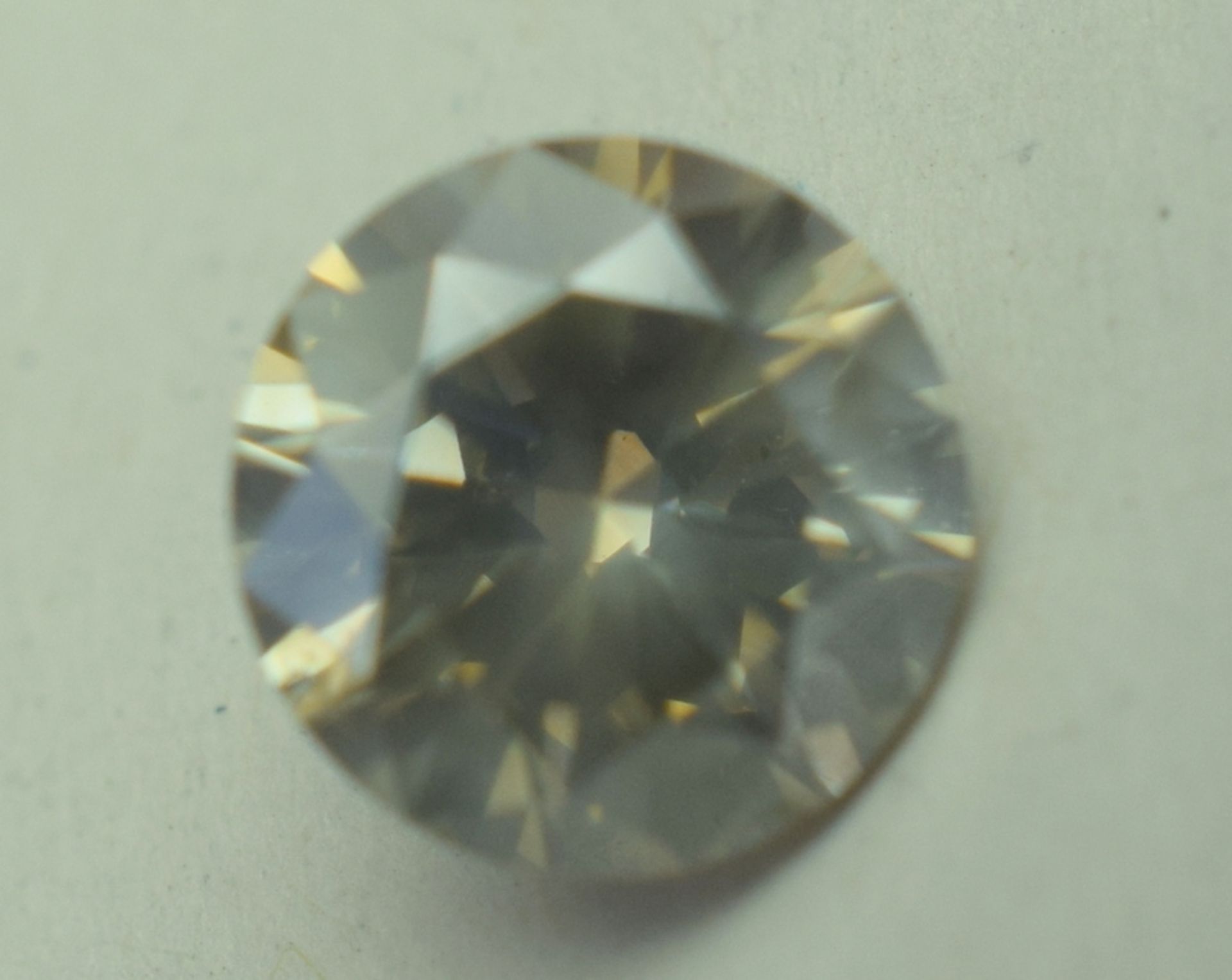 Natural 1ct Diamond Fancy Yellow/Green Colour With Certificate. - Bild 6 aus 7