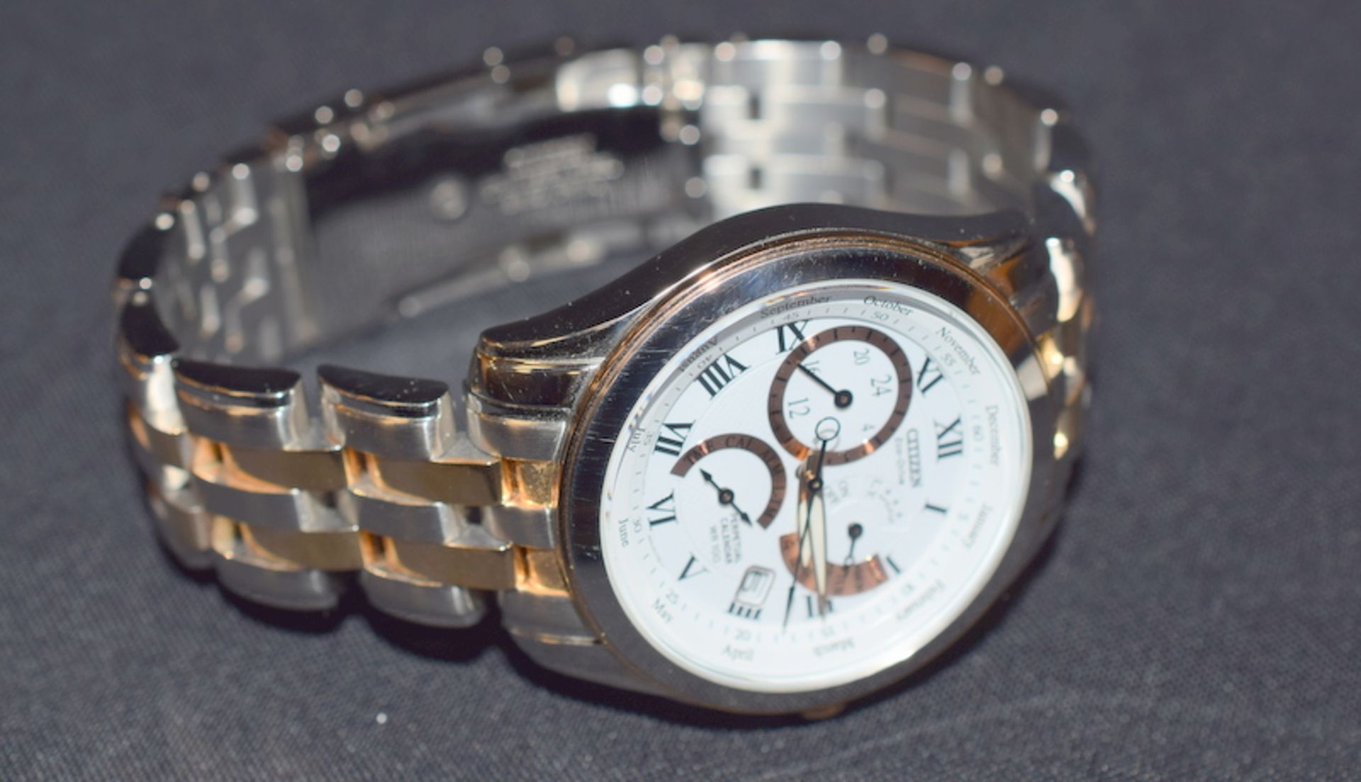 Citizen Watch Calibre 8700 Men's Quartz Watch with White Dial - Image 4 of 6
