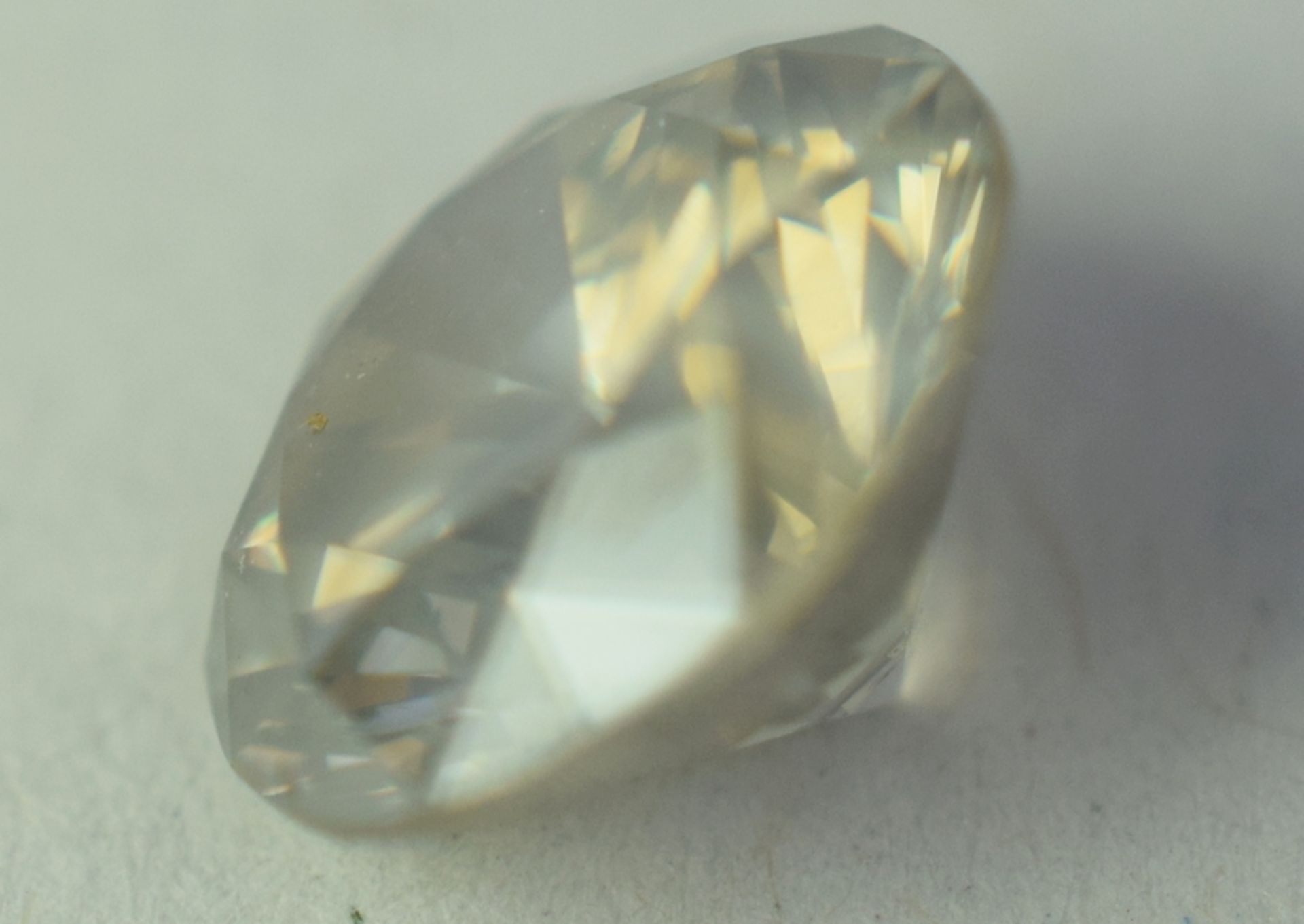 Natural 1ct Diamond Fancy Yellow/Green Colour With Certificate. - Image 5 of 7