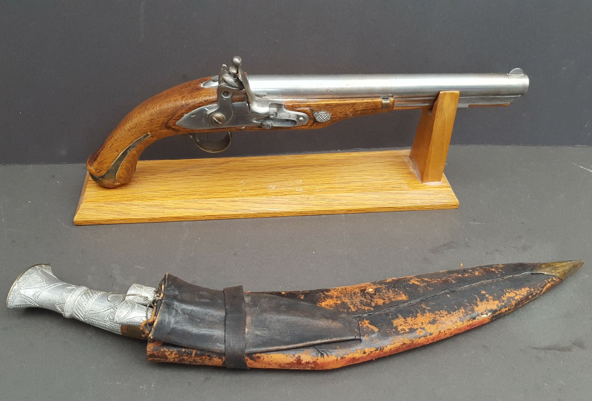 Vintage Military Items Replica Flintlock Pistol & Gurkha Kukri Knife