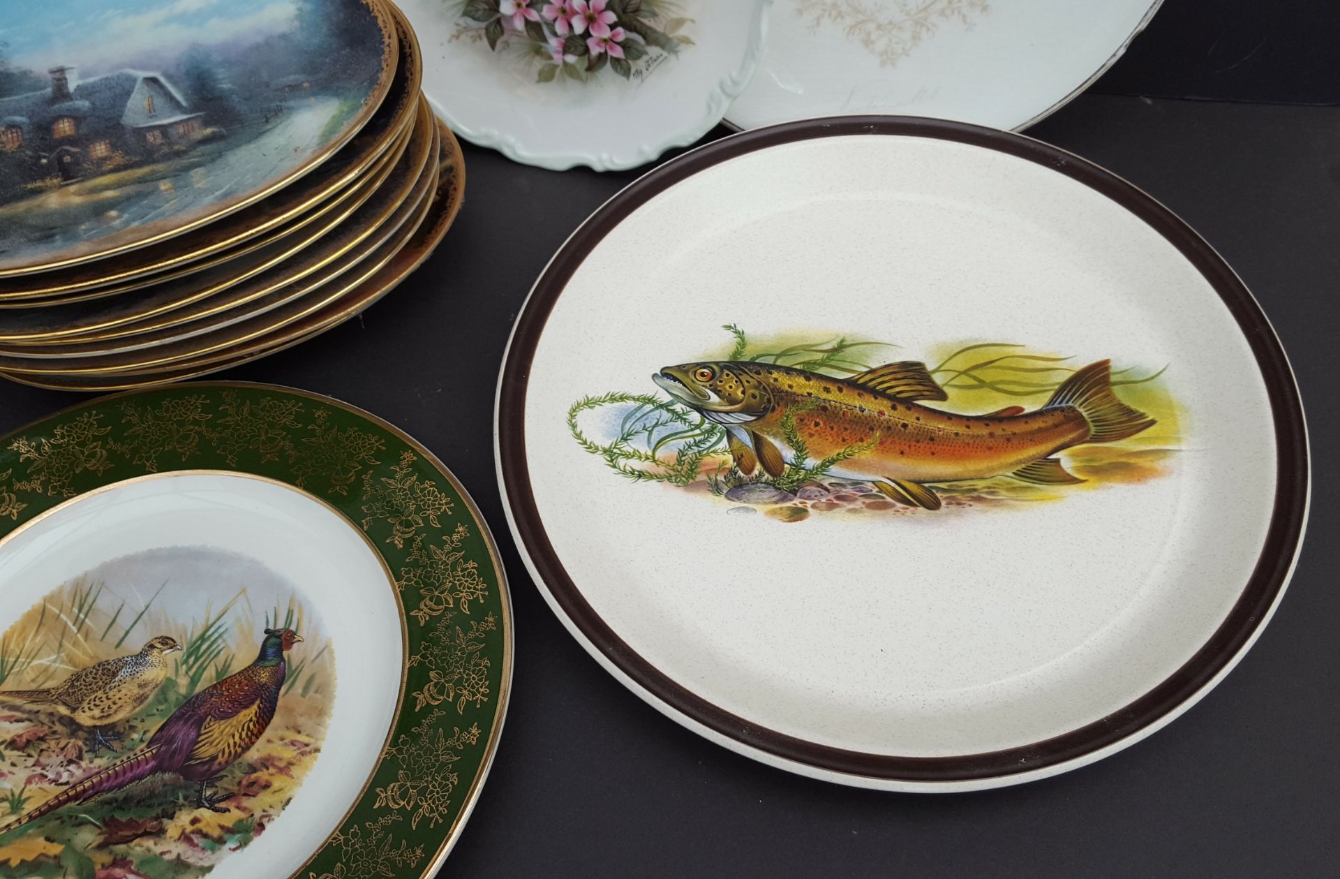 Vintage Collection 14 Collectable Plates Includes Victorian Spode Blue & White Birds & Fish - Image 4 of 5