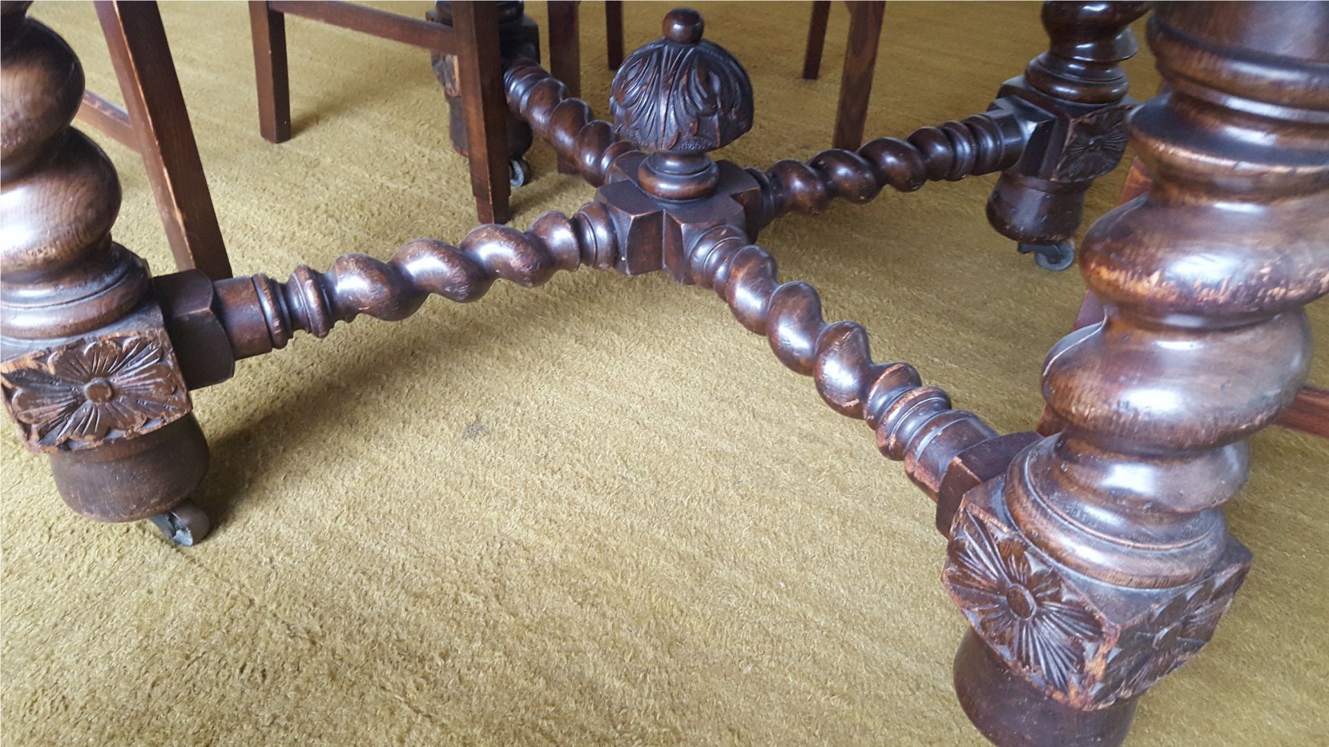 Antique Vintage Victorian Hexagonal Oak Dining Table Bobbin Stretchers & Four Chairs - Image 3 of 6