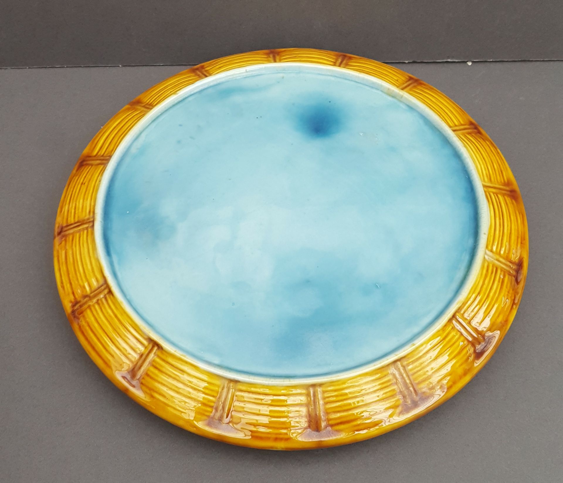 Antique Large Majolica Cheese Dish in the style of George Jones - Bild 3 aus 4