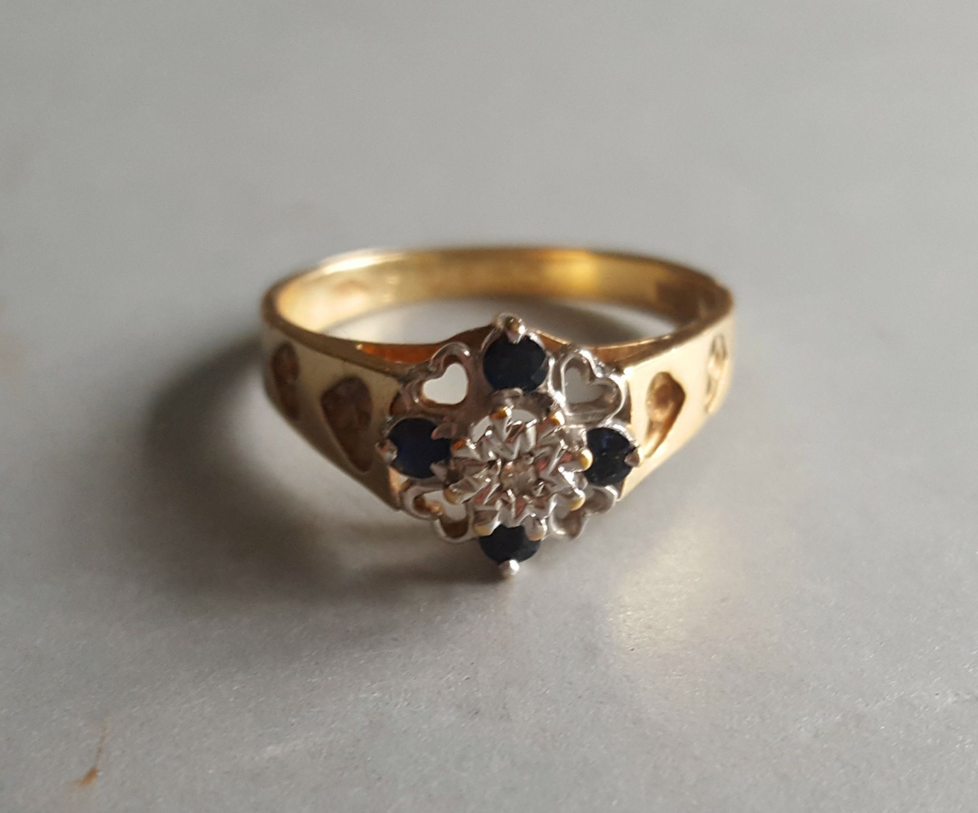 Vintage 9ct Gold Diamond & Sapphire Ring Sheffield 1984 Size 'O' - Bild 2 aus 3