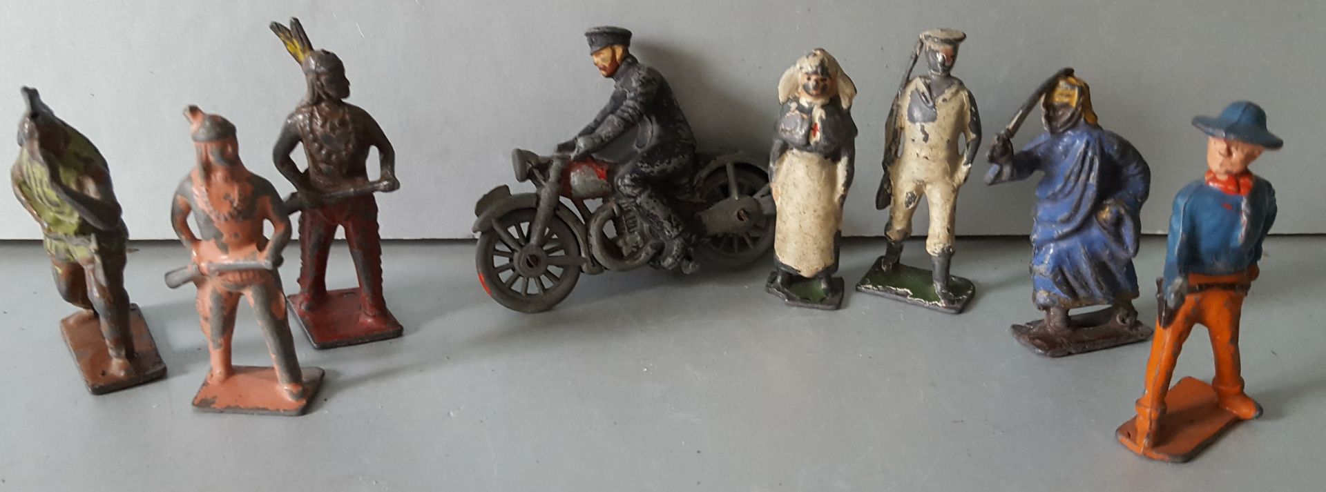Antique Collectable Britains Metal Toy Figures Military Motorbike Red Indians Cowboys Medical