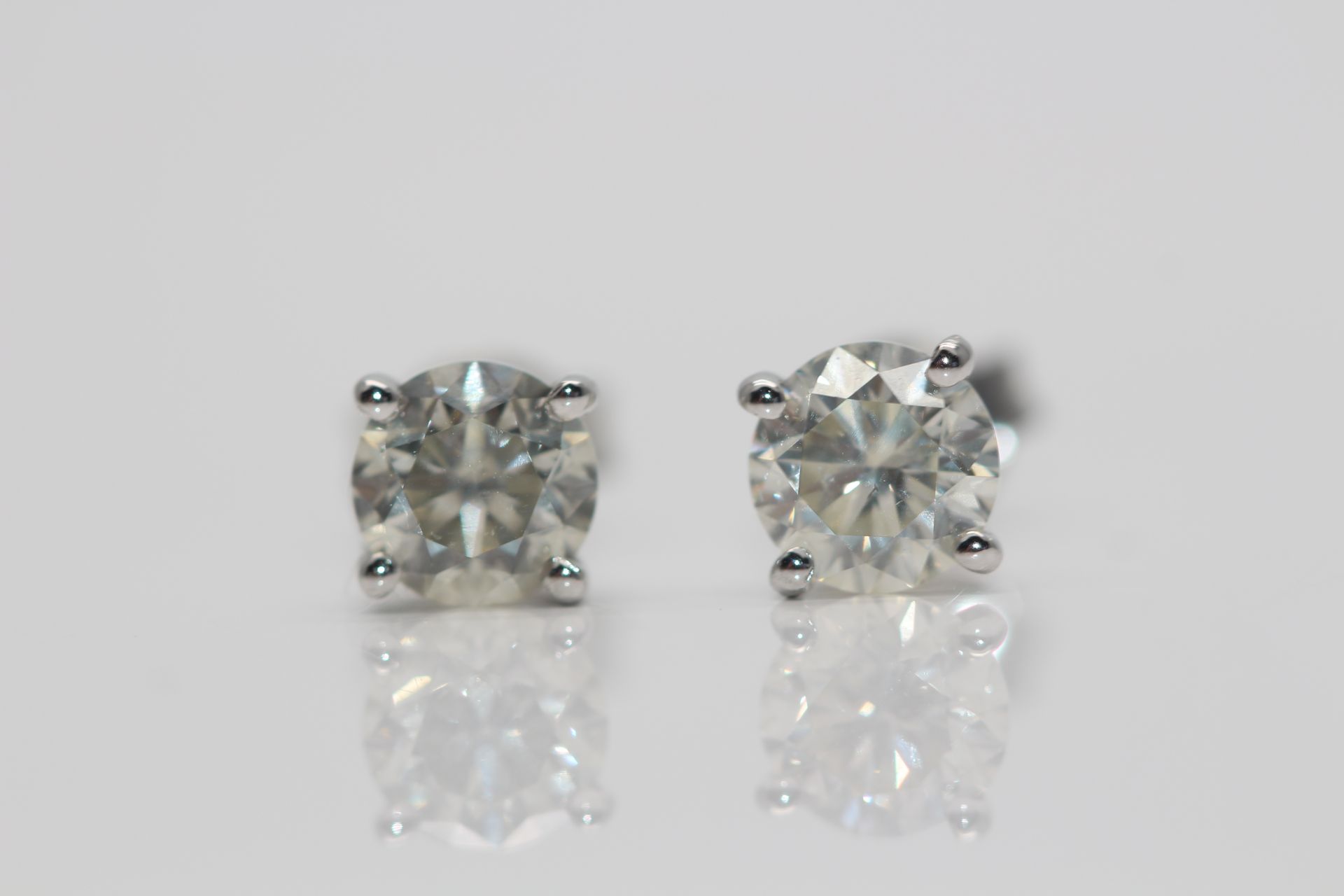 18ct White Gold Ladies Diamond Solitaire Earrings