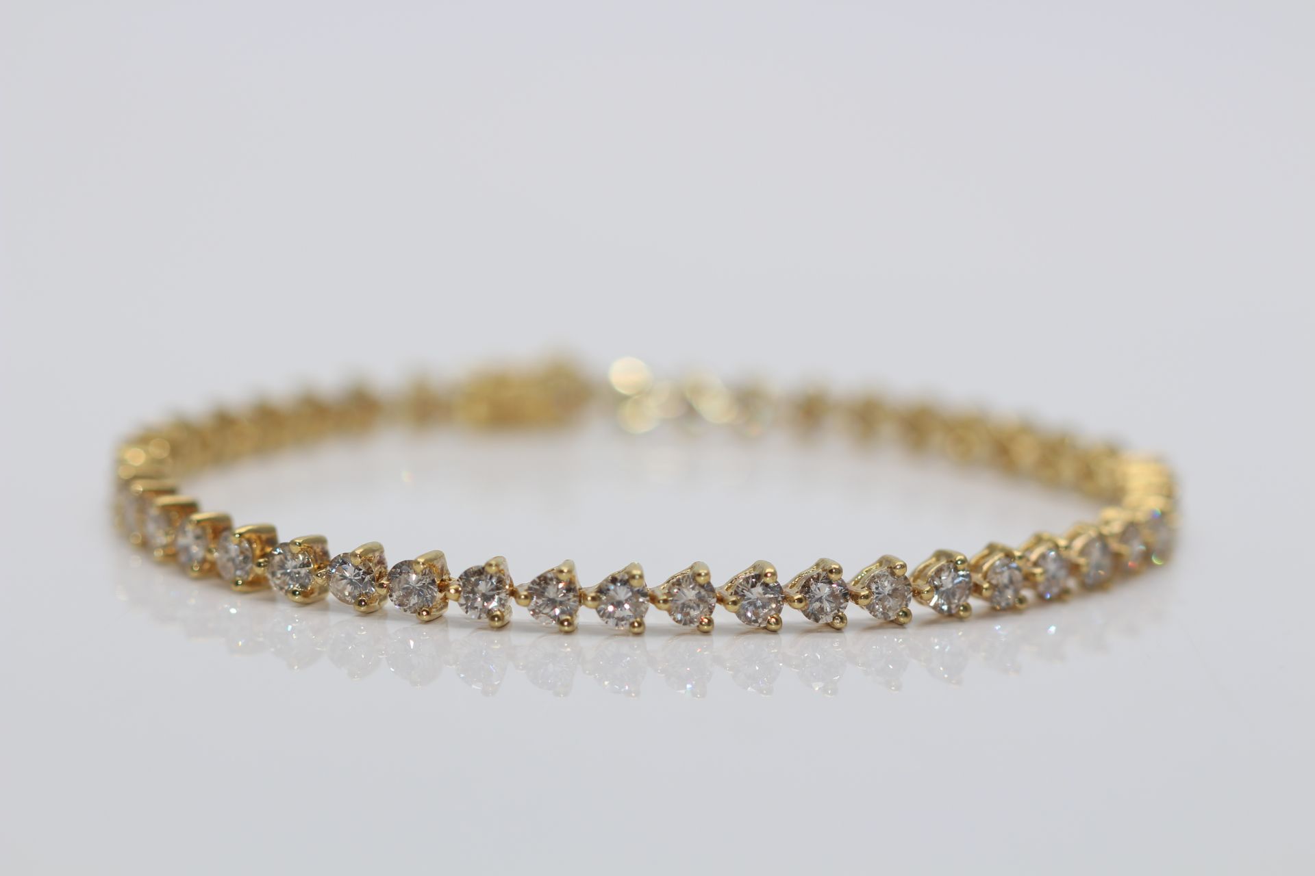 18ct Yellow Gold Ladies Diamond Bracelet