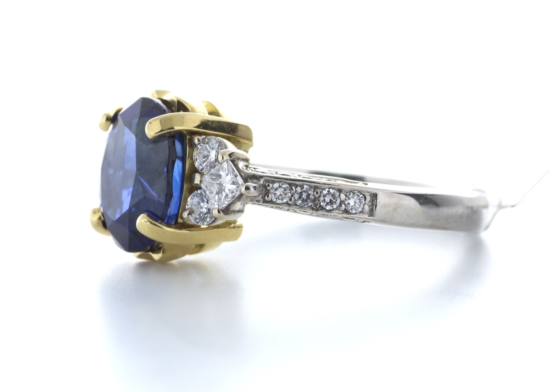 18ct White Gold Single Stone 4.85 Carat Sapphire Claw Set With Stone Set Shoulders Diamond Ring - Image 2 of 2