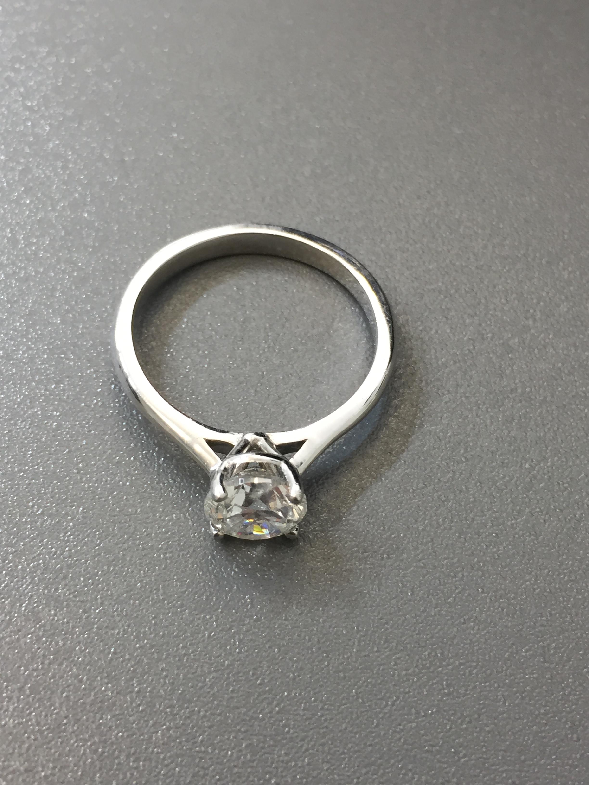 1.31ct diamond solitaire ring set in 18ct white gold. 4 claw setting. Colour and clarity. Ring - Image 2 of 4