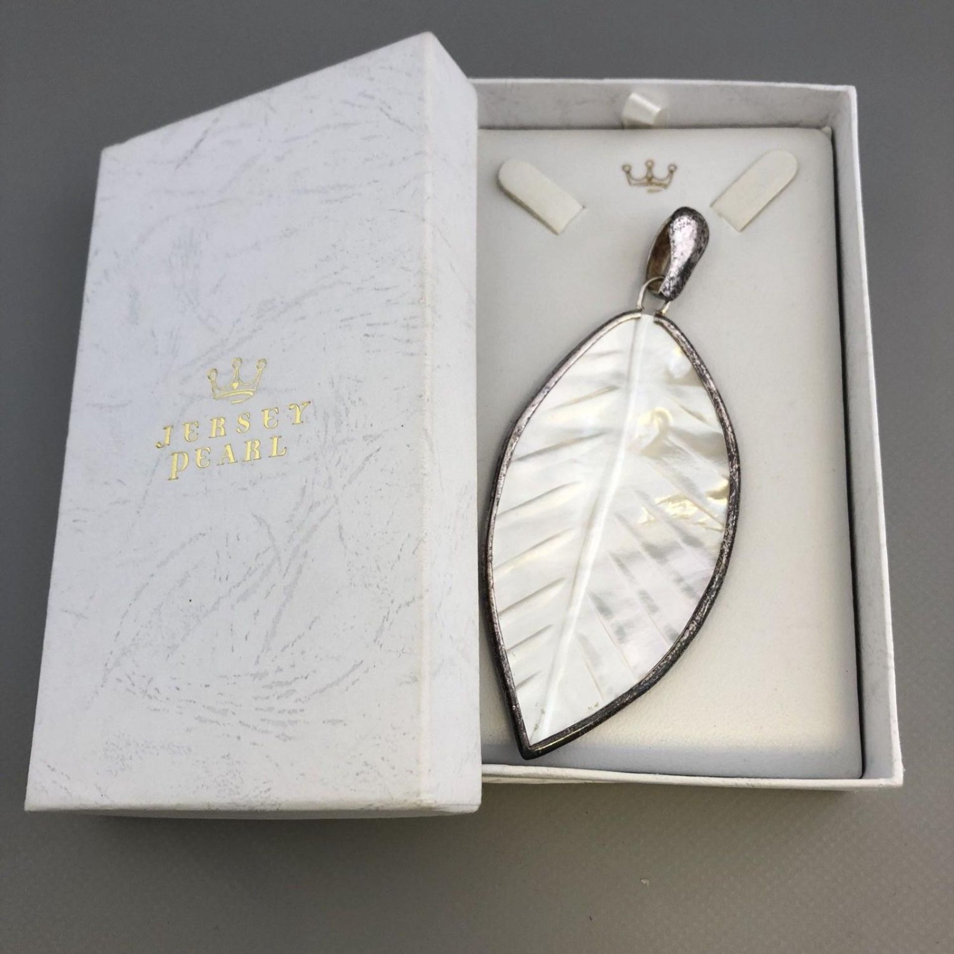 Boxed Stunning Large Mother of Pearl Leaf Statement Pendant with 925 Silver Mount