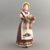 English Porcelain Figurine "Old Country Roses" - Royal Doulton HN 3692