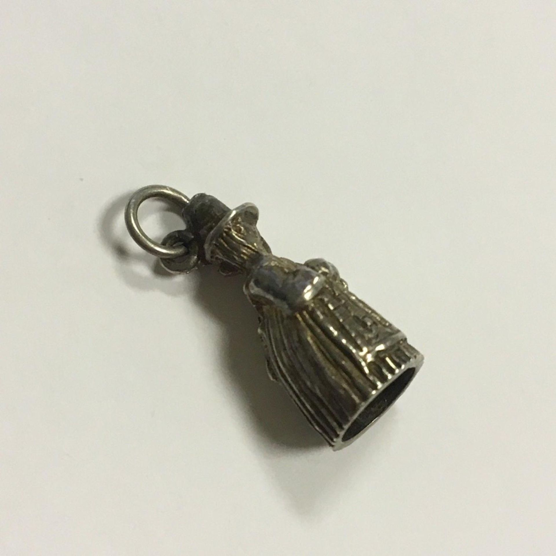 Vintage Silver Welsh Lady traditional costume Wales charm pendant St DavidÕs Day - Image 3 of 3