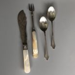 A group of hallmarked silver cutlery items (4)