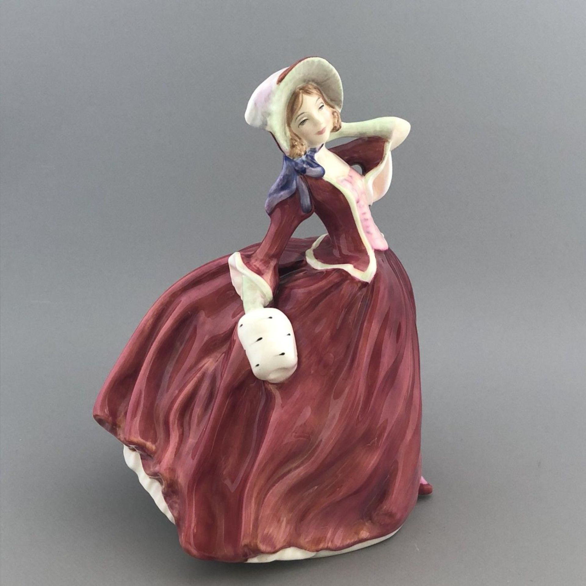 English Porcelain Figurine "Autumn Breezes" - Royal Doulton HN 1934 - Vintage
