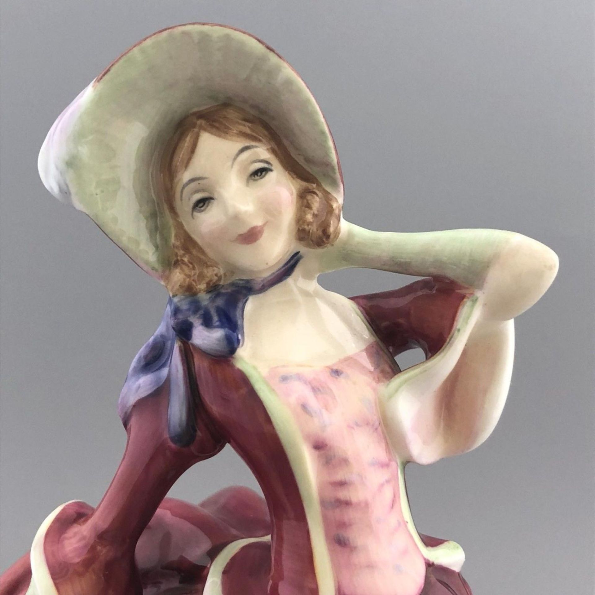 English Porcelain Figurine "Autumn Breezes" - Royal Doulton HN 1934 - Vintage - Image 5 of 5