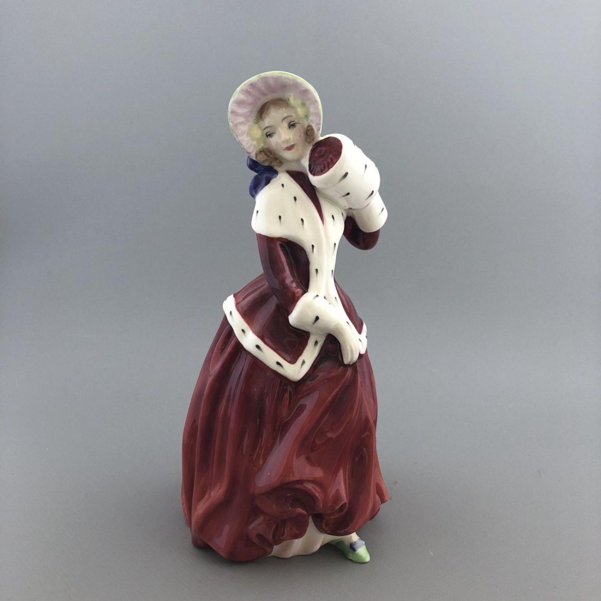 English Porcelain Figurine "Christmas Morn" - Royal Doulton HN 1992