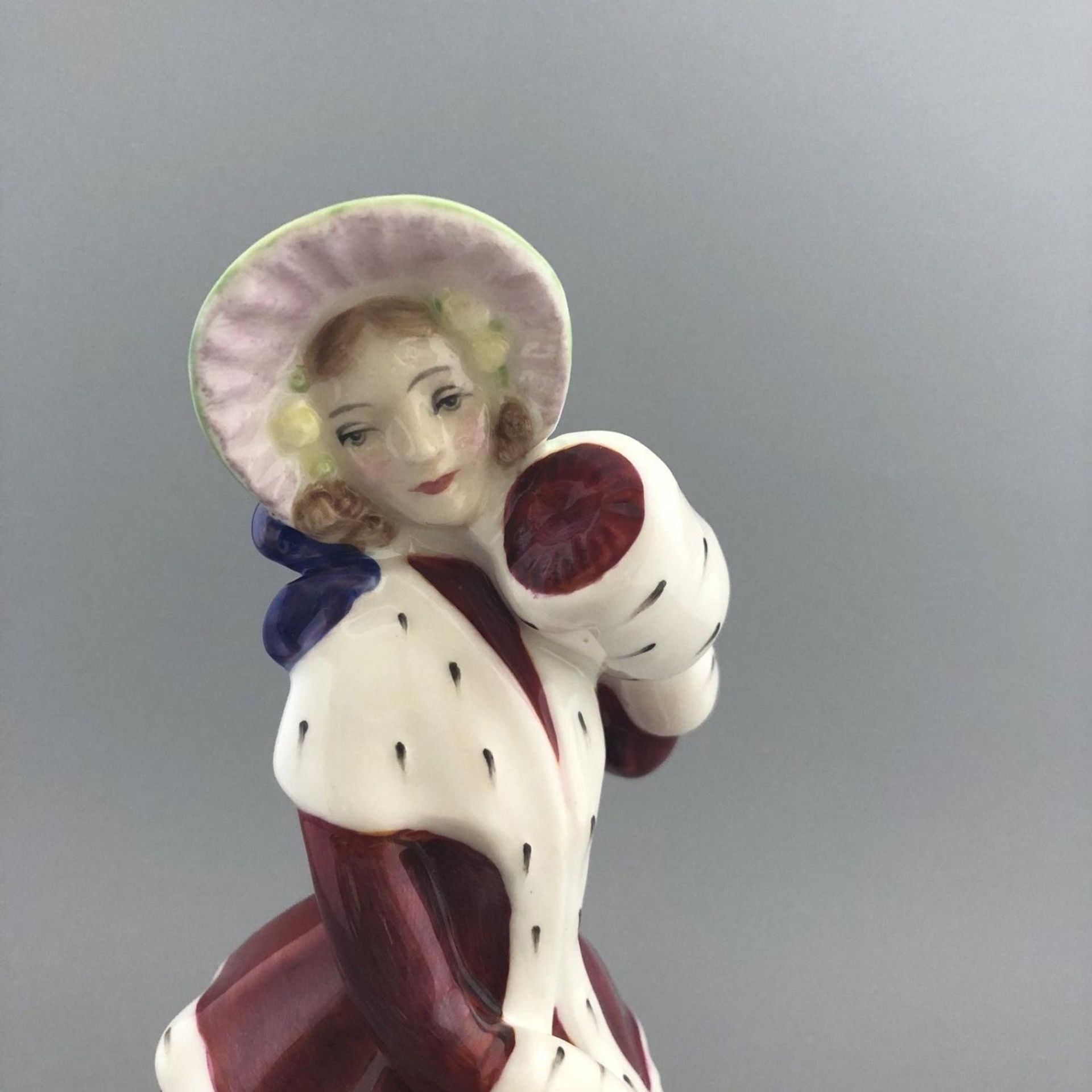 English Porcelain Figurine "Christmas Morn" - Royal Doulton HN 1992 - Image 3 of 4