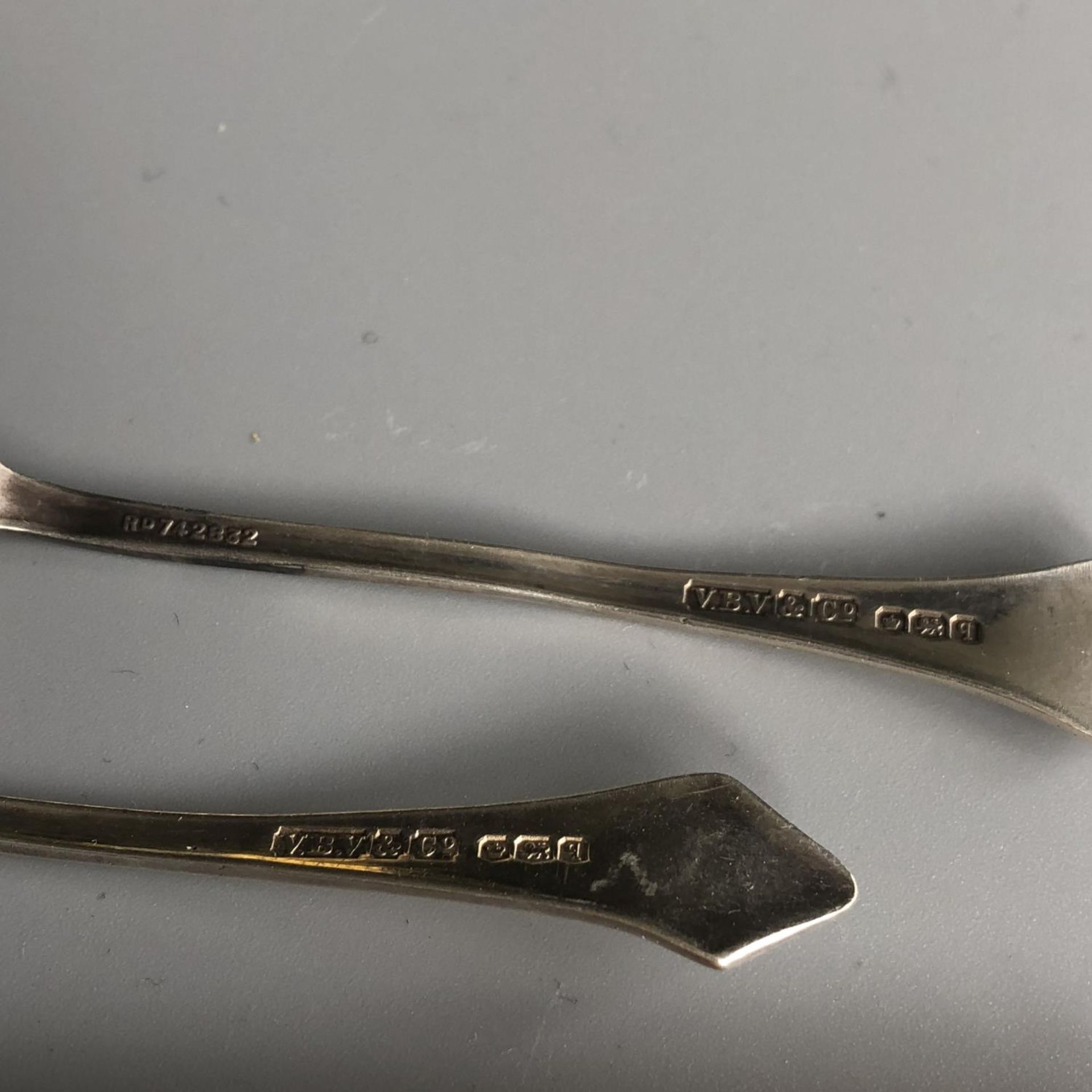 A group of hallmarked silver cutlery items (4) - Image 4 of 4