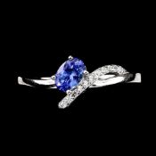 An Elegant, Natural Tanzanite Gemstone Ring - Clarity Vvs/If - Transparent -
