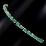 A Gorgeous - 24 Pieces Rich Green Brazilian Emerald (Approx 5.00 Cts) Bracelet