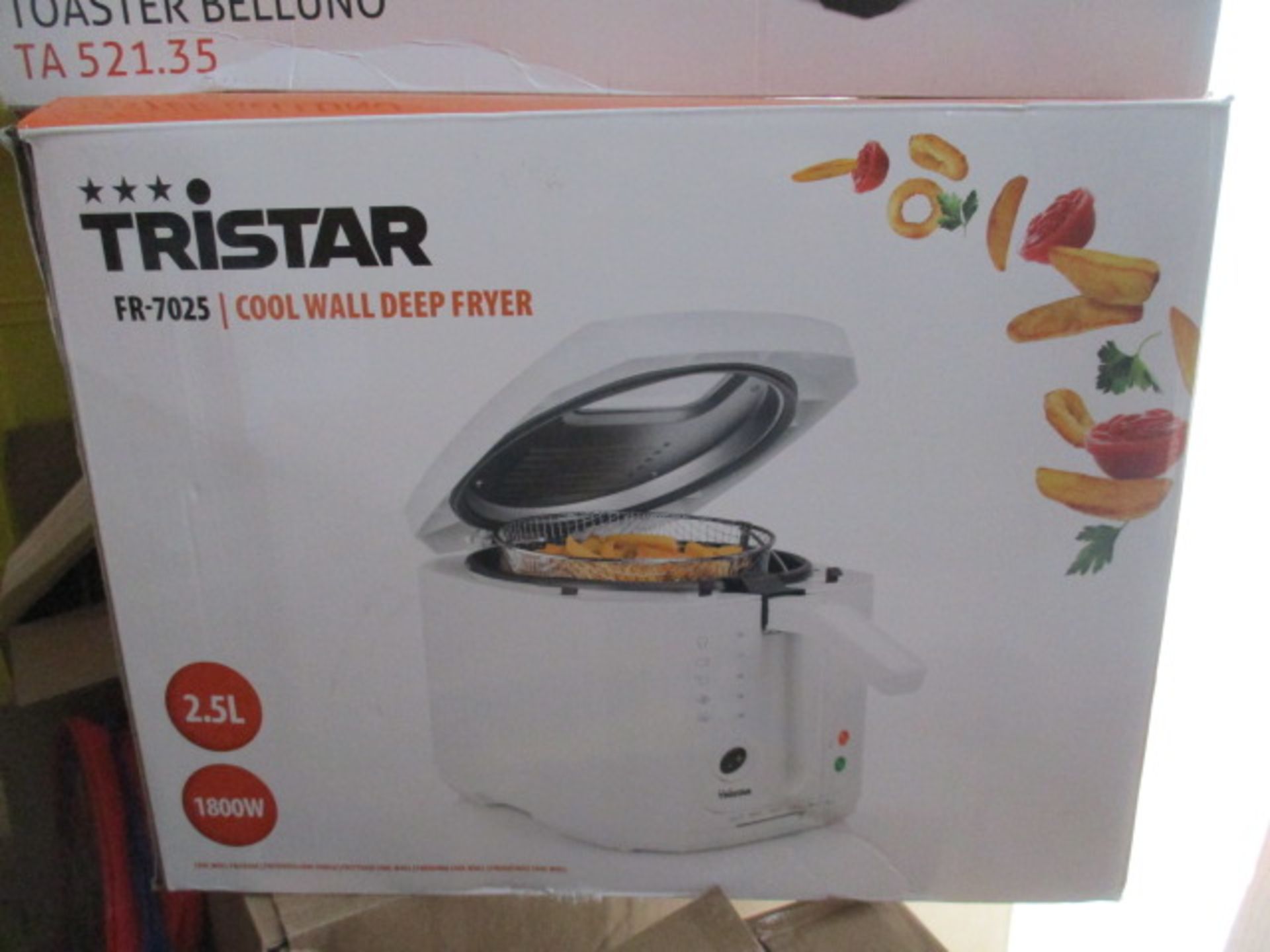 Brand new Boxed Tristar 2.5L Cool wall fryer rrp £49.99