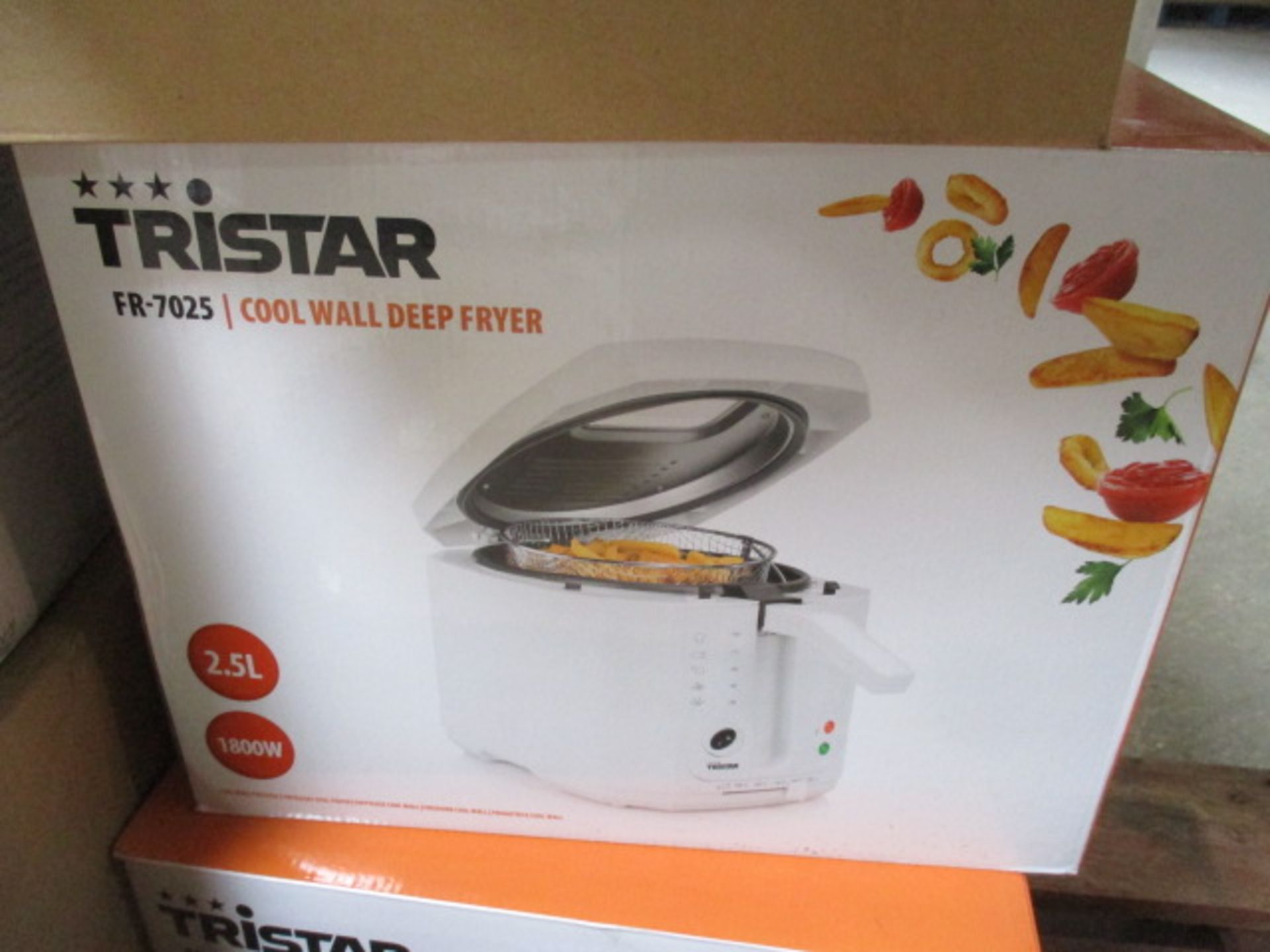 Brand new Boxed Tristar 2.5L Cool wall fryer rrp £49.99