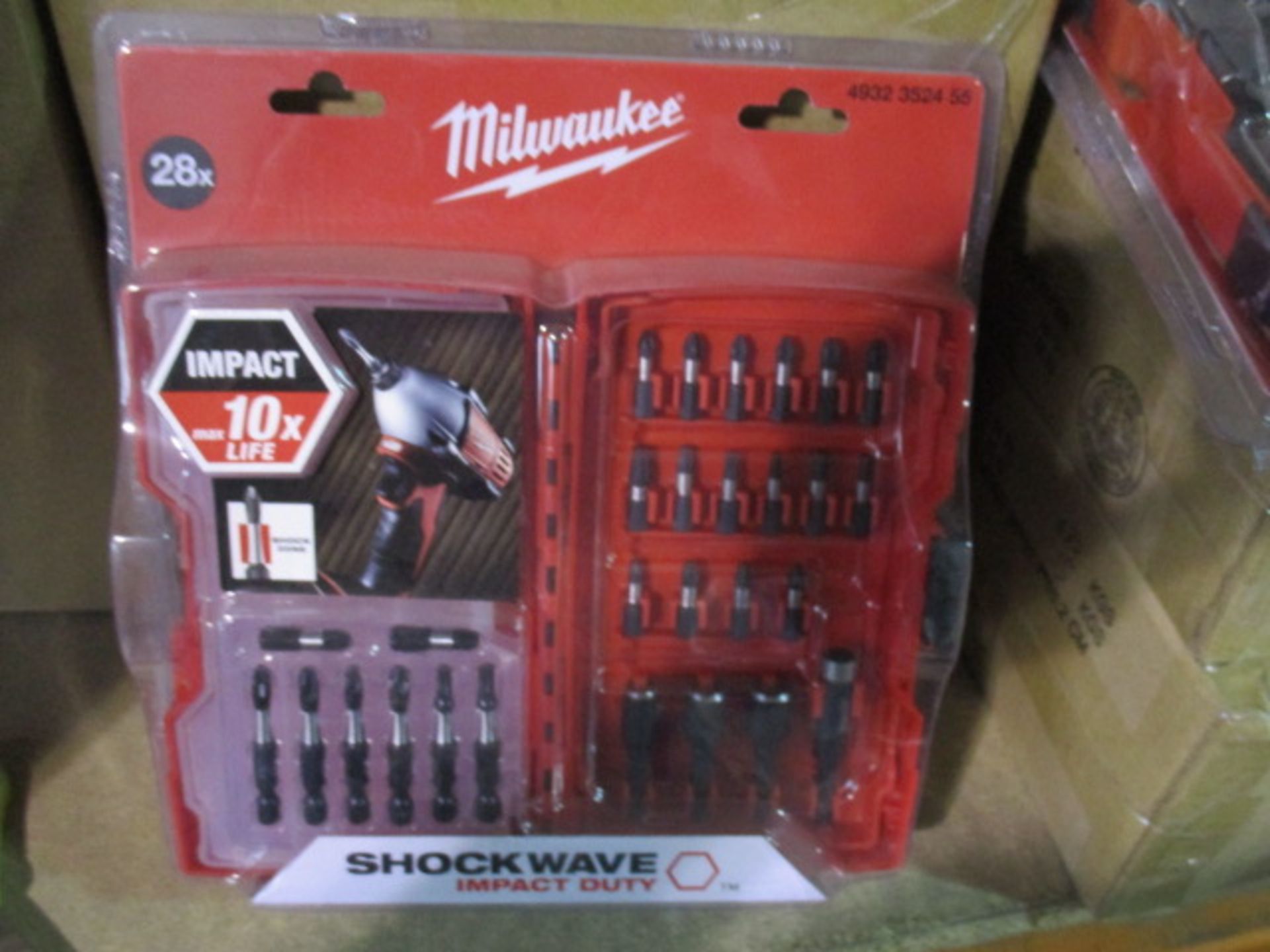 Brand new Milwaukee 28pc Shockwave Generation 2 drill bit driver set - new and sealed rrp £34.99 .