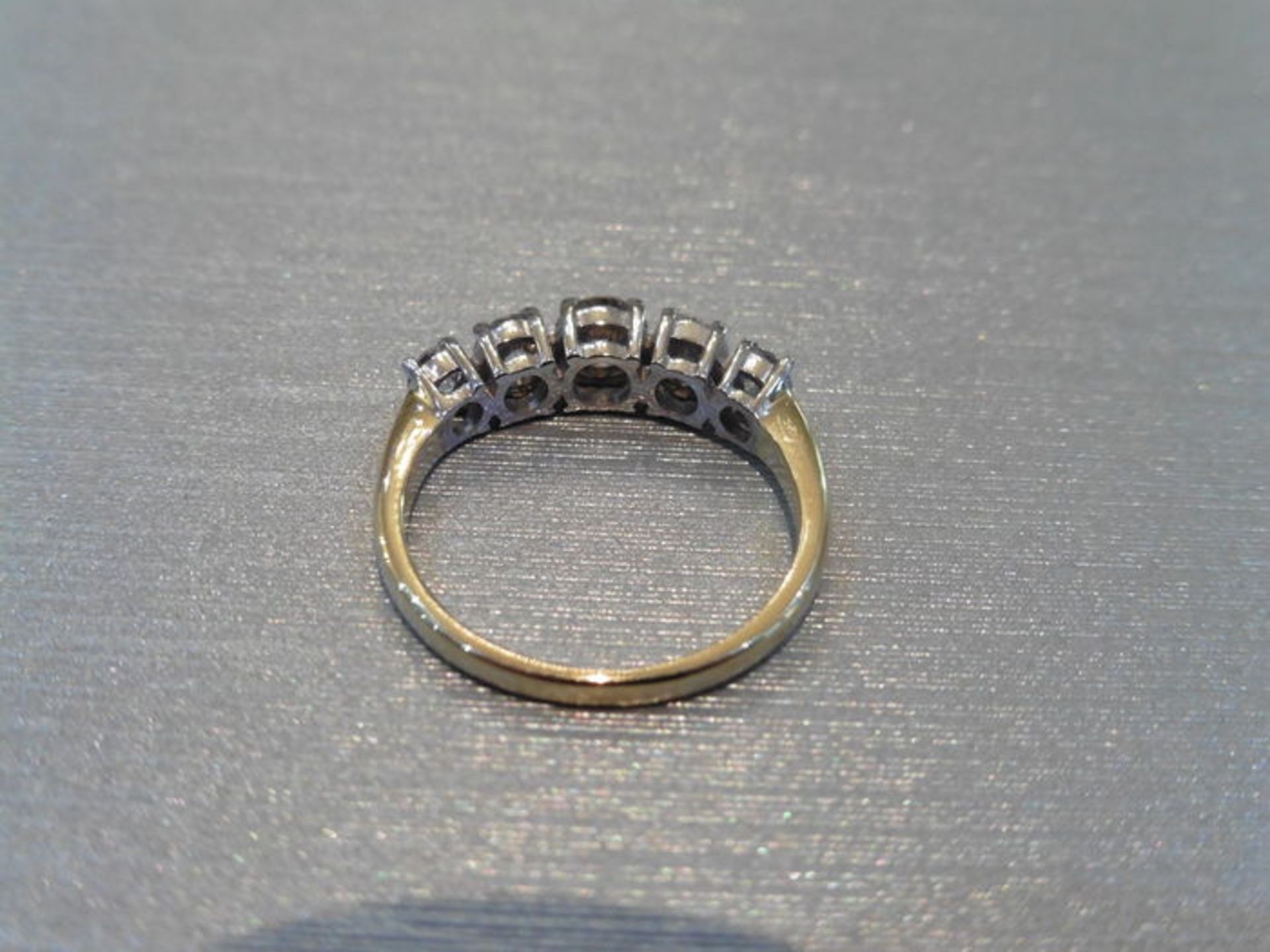 0.70ct diamond five stone ring set in 18ct gold. Graduated brilliant cut diamonds, I colour, si2 - Bild 3 aus 3