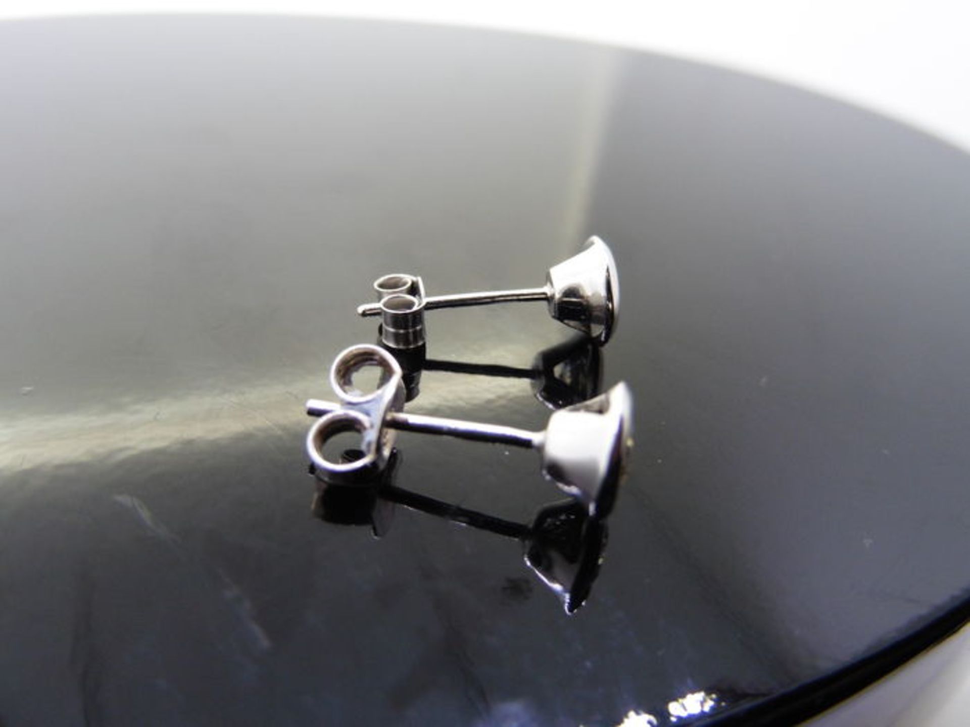 0.50ct diamond solitaire style stud earrings. Brilliant cut diamonds, I/J colour, si2 clarity. Set - Bild 2 aus 2