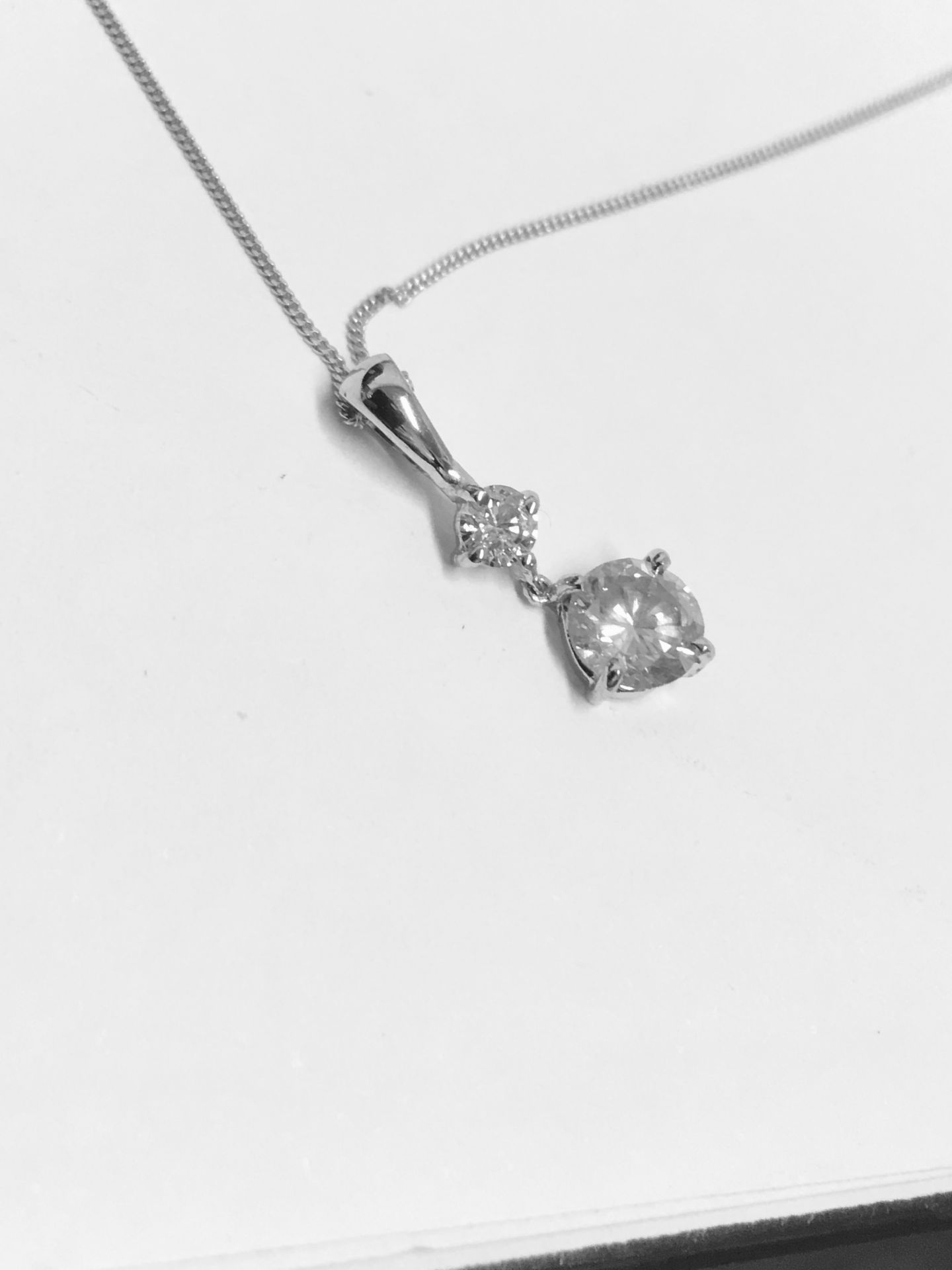 0.60ct diamond drop pendant set in 18ct white gold. 0.50ct on the bottom with 0.10ct on top. I-J - Bild 3 aus 5