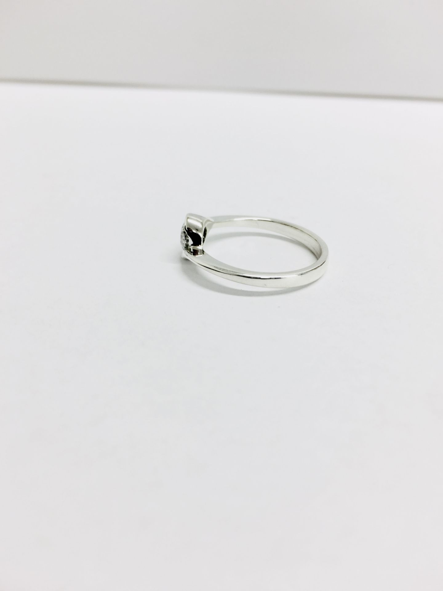 platinum diamond twist style ring,0.50ct vs clarity i colour ,5.89gms platinum,uk size K,uk hallmark - Image 4 of 4