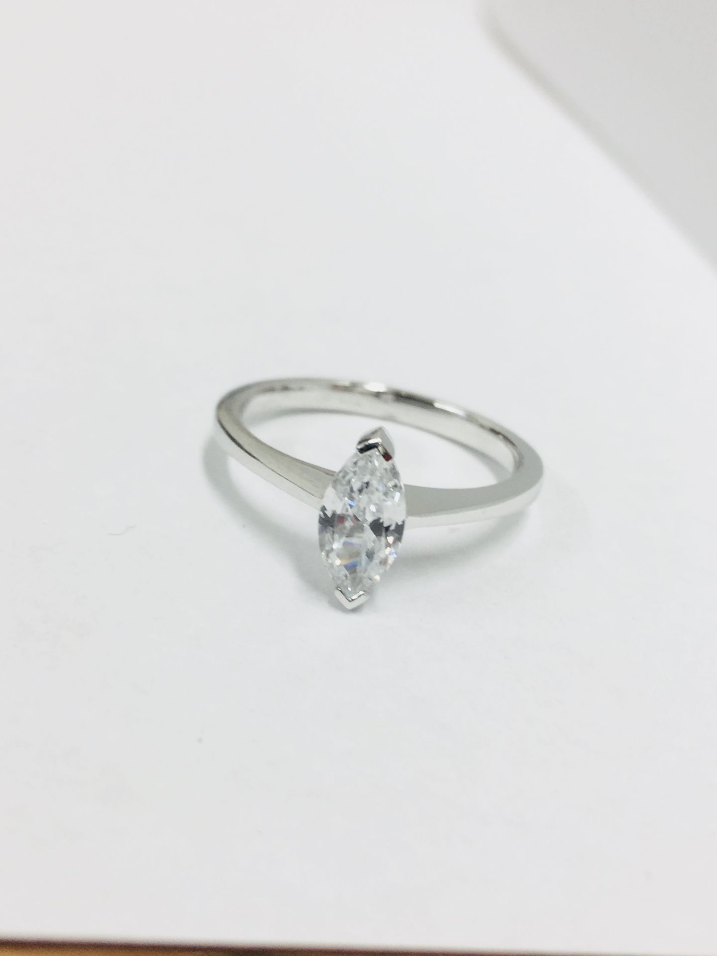 Platinum Marquis diamond soliaire ring,0.35ct marquis si clarity i colour,2.9gms platinum mount - Image 2 of 4