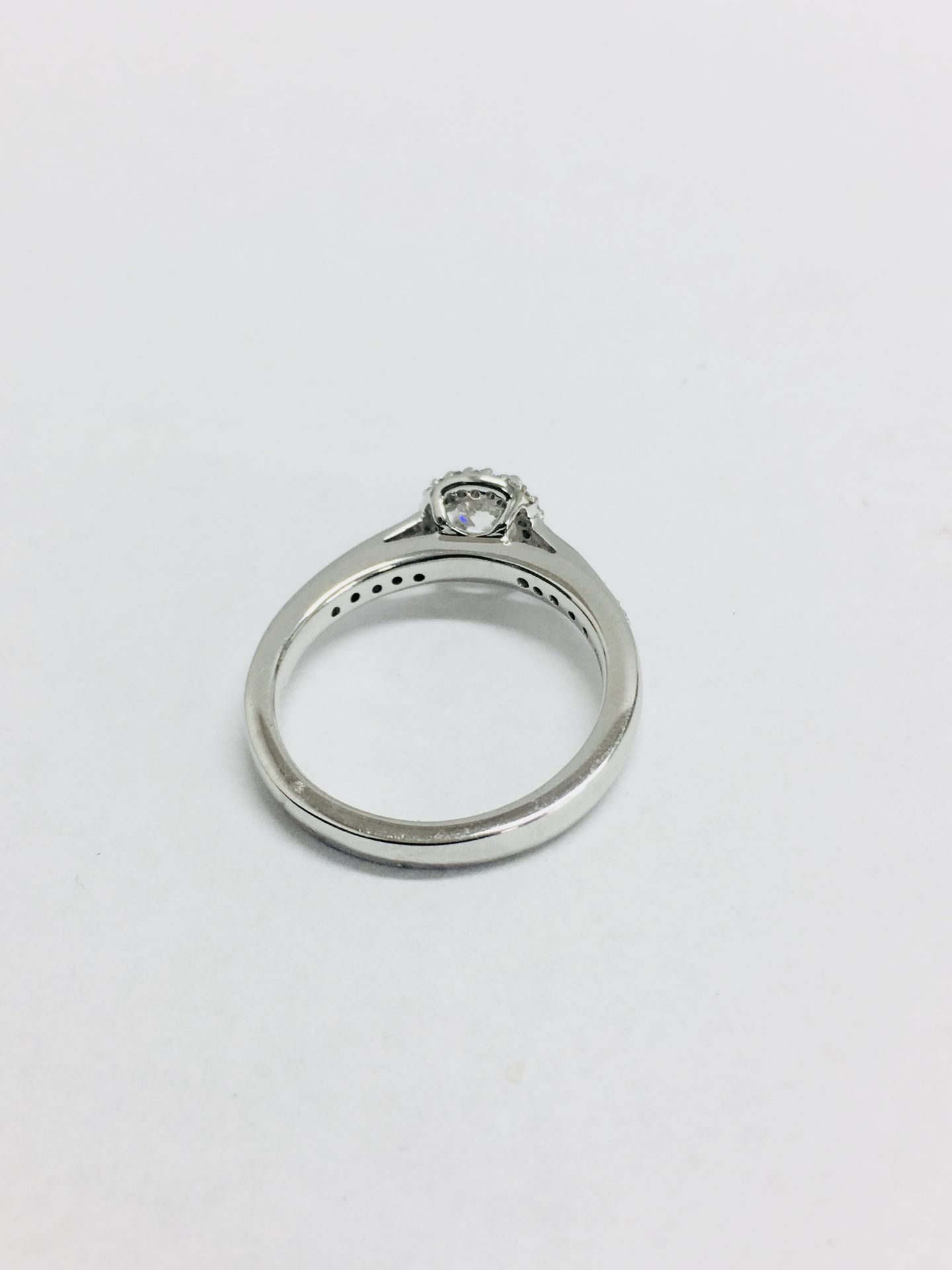 18ct white gold Halo style solitaire ring,0.30ct natural diamond,0.28ct h Colour si diamonds - Image 4 of 6