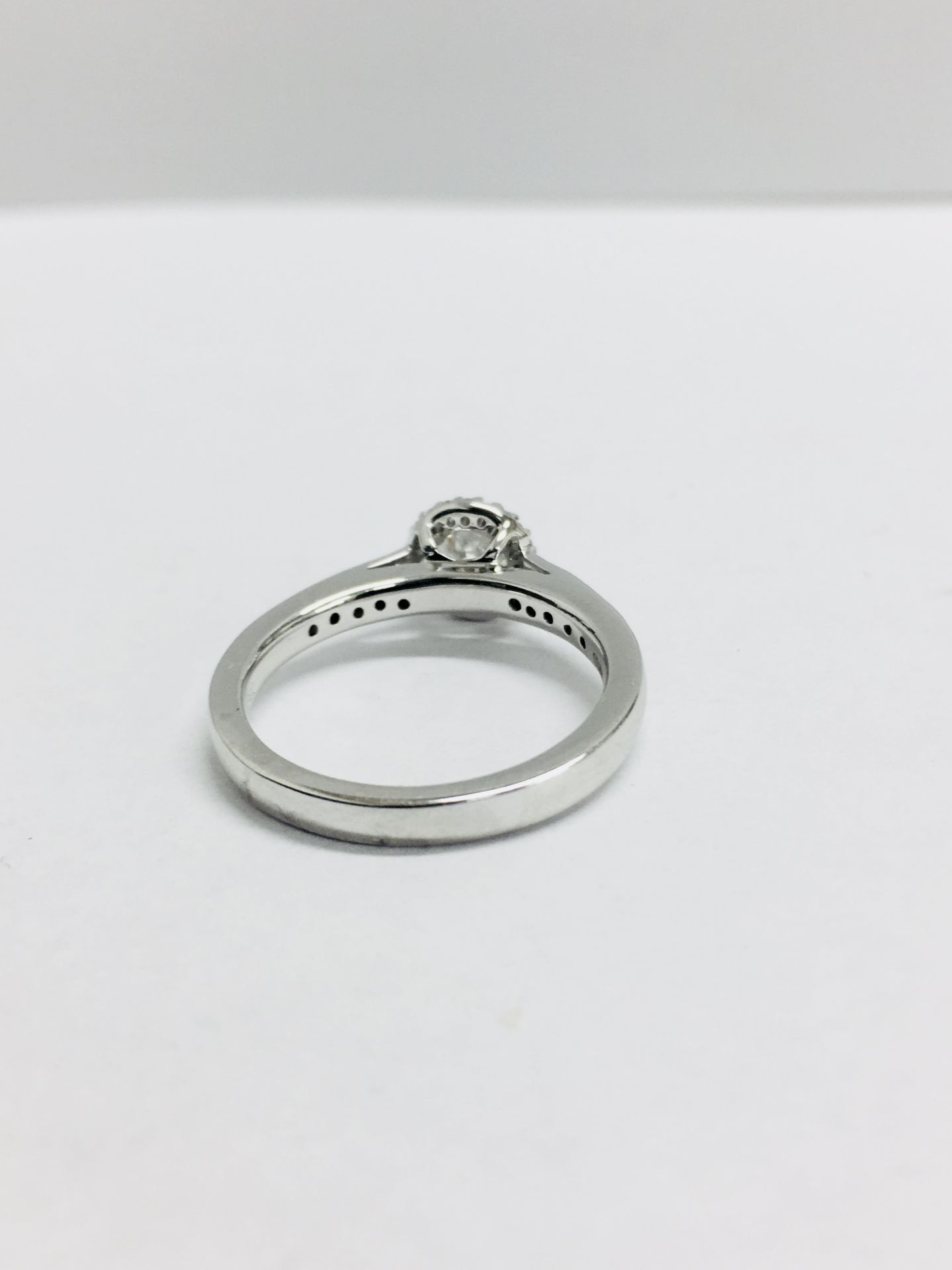 18ct white gold Halo style solitaire ring,0.30ct natural diamond,0.28ct h Colour si diamonds - Image 3 of 6