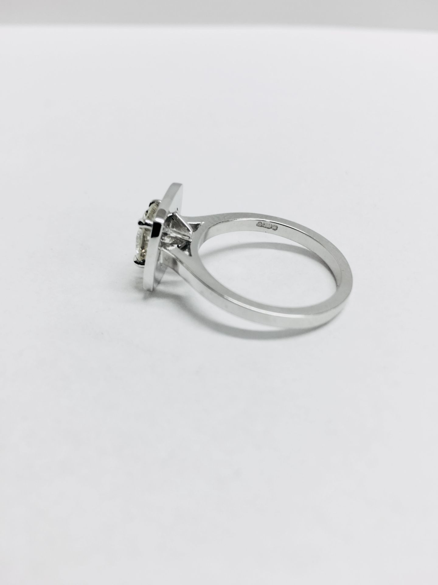 18ct white gold Handmade Halo style ring,0.50ct vs grade h colour diamond(clarity enhanced) - Bild 3 aus 5