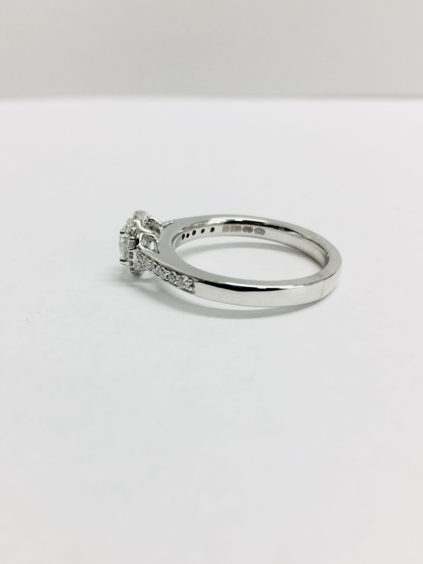 18ct white gold Halo style solitaire ring,0.30ct natural diamond,0.28ct h Colour si diamonds - Image 2 of 6