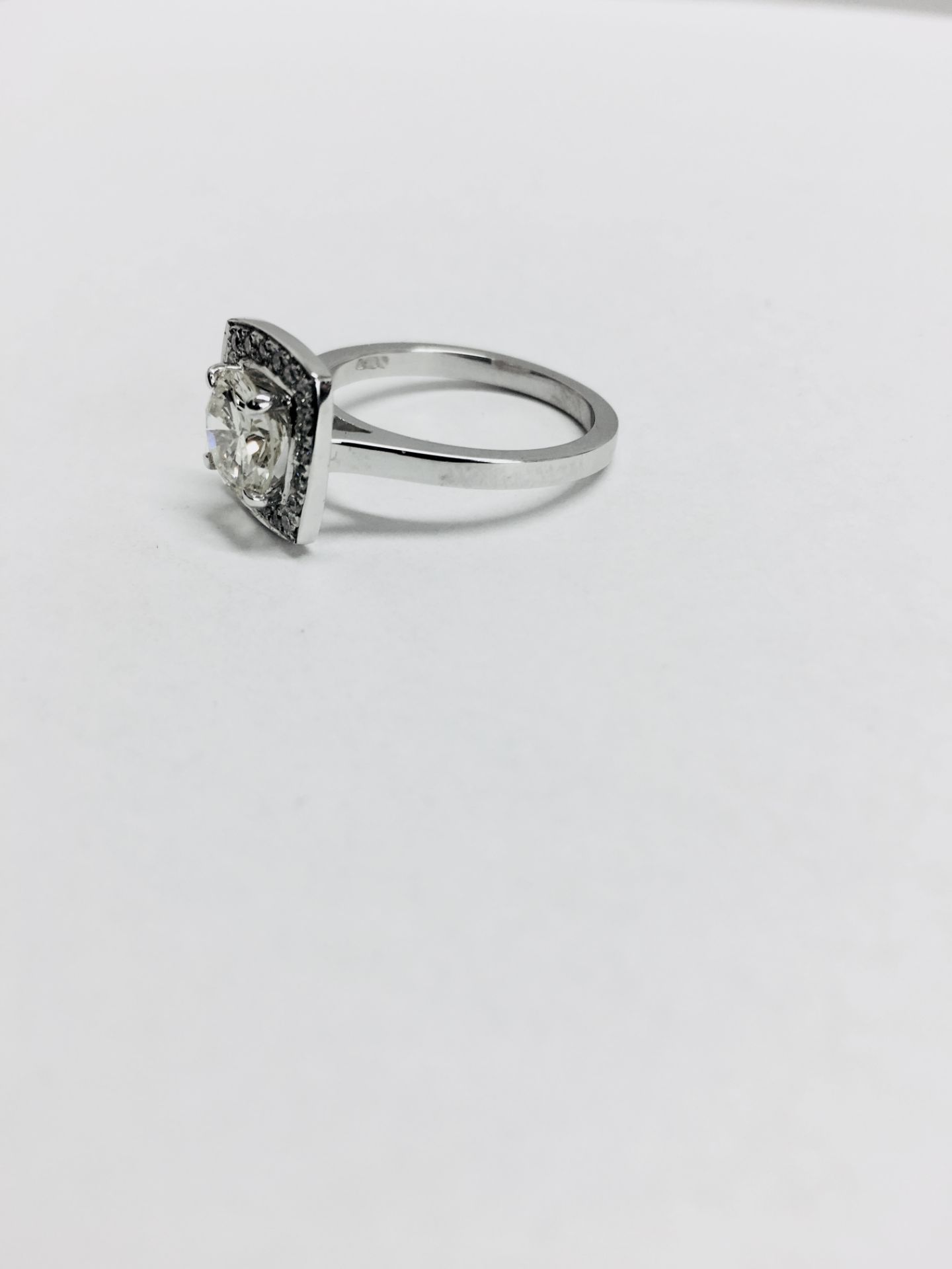 18ct white gold Handmade Halo style ring,0.50ct vs grade h colour diamond(clarity enhanced) - Bild 2 aus 5