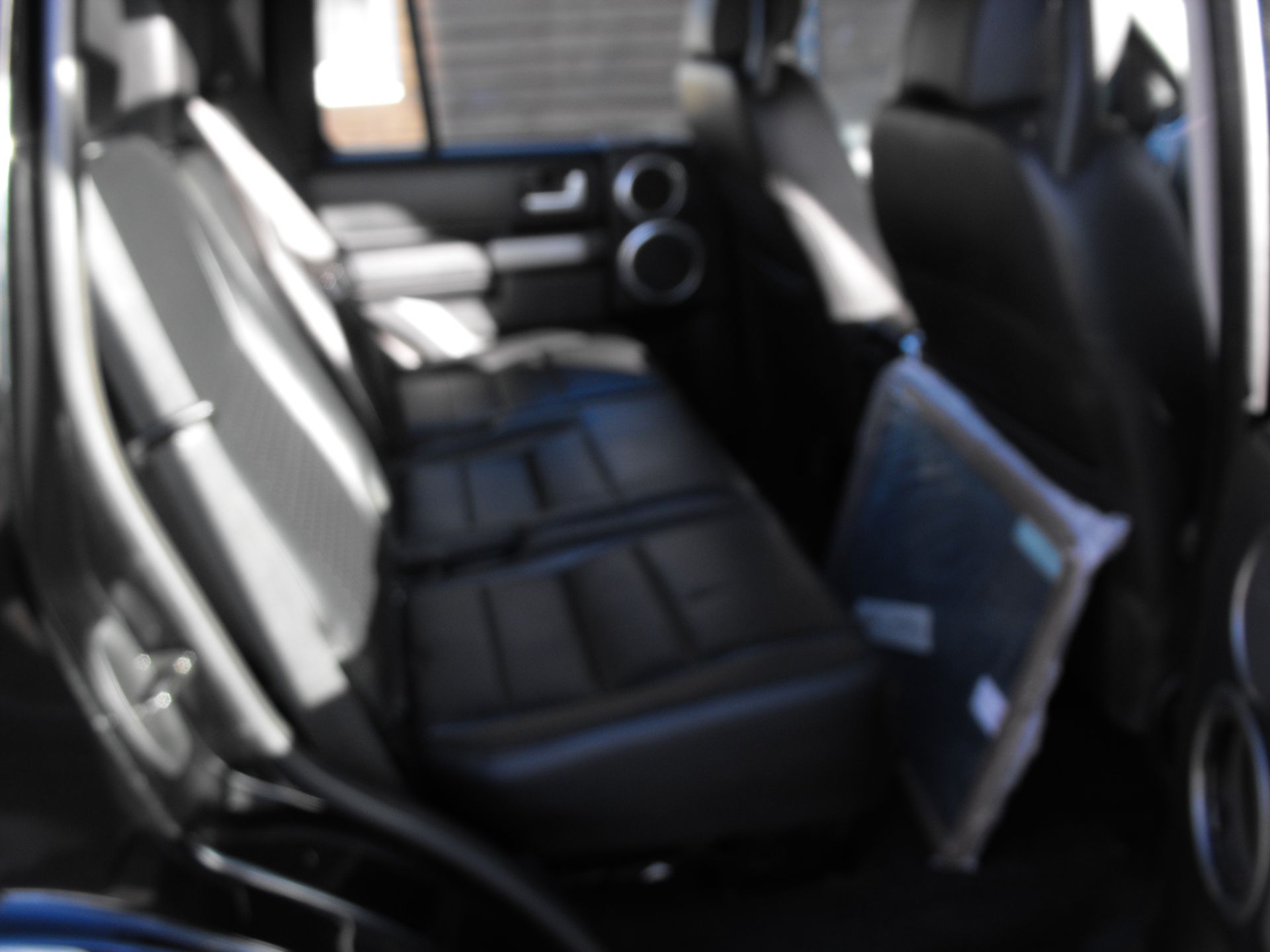 2008, Land Rover Discovery 3 TDV6 - No VAT on hammer. - Image 7 of 10