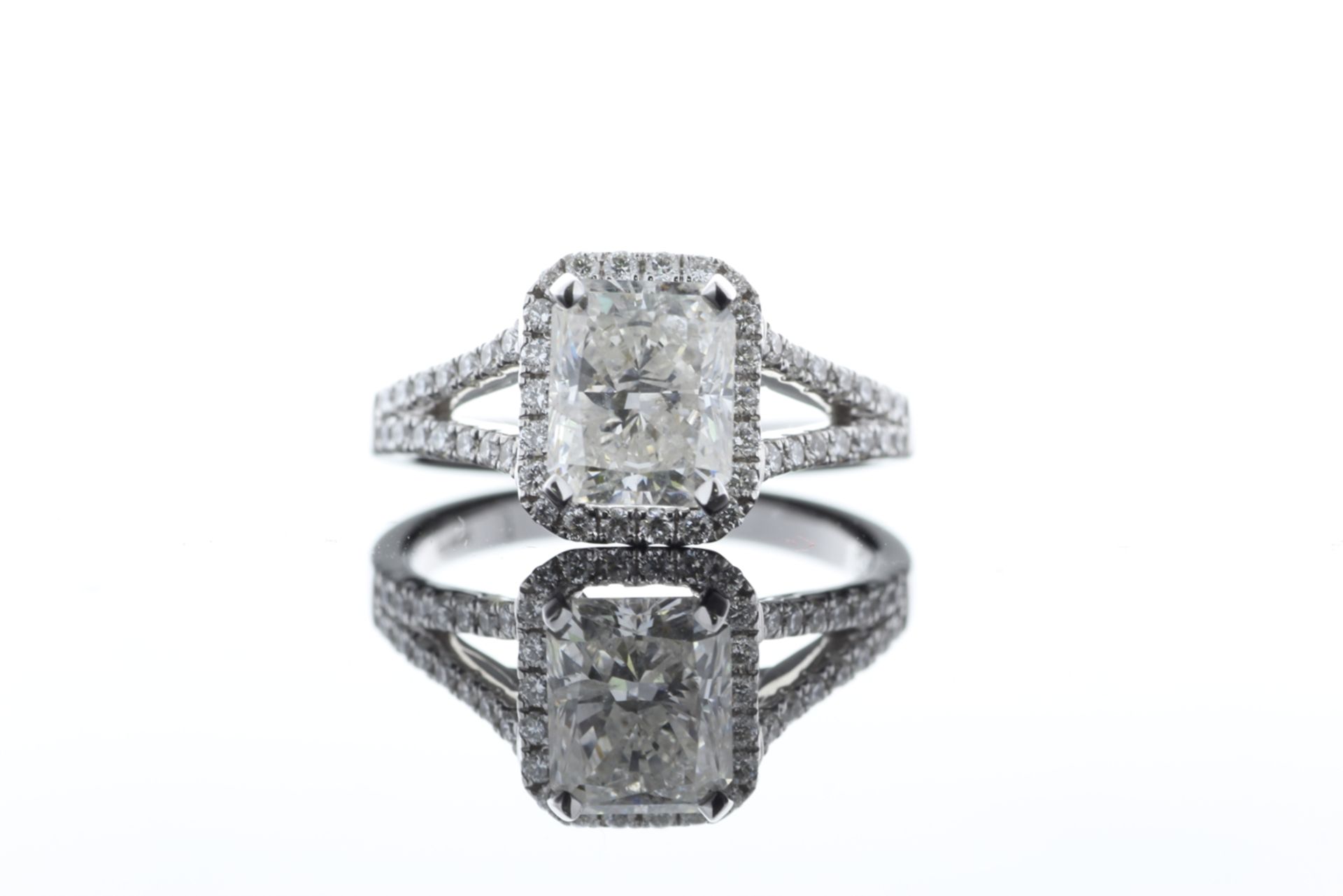 18ct White Gold Single Stone Radiant Cut Diamond With Halo Setting Ring 2.51 (2.01) - Image 3 of 73