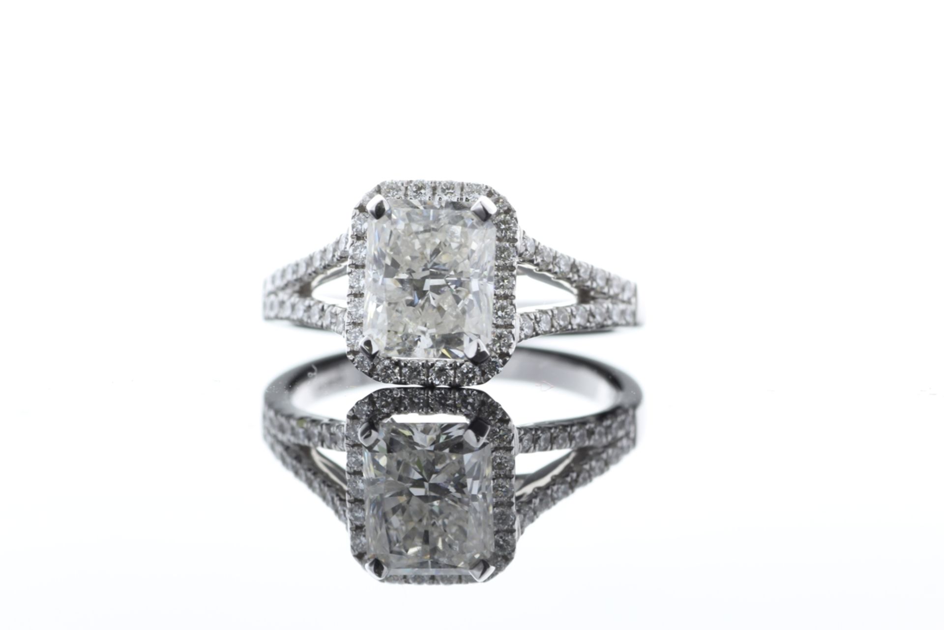 18ct White Gold Single Stone Radiant Cut Diamond With Halo Setting Ring 2.51 (2.01) - Image 4 of 73