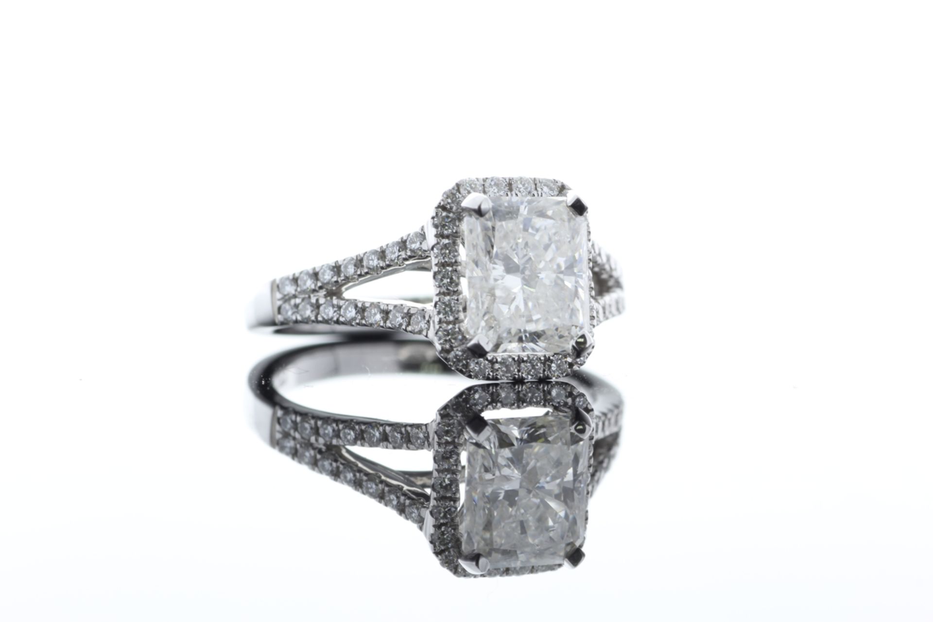 18ct White Gold Single Stone Radiant Cut Diamond With Halo Setting Ring 2.51 (2.01) - Image 71 of 73