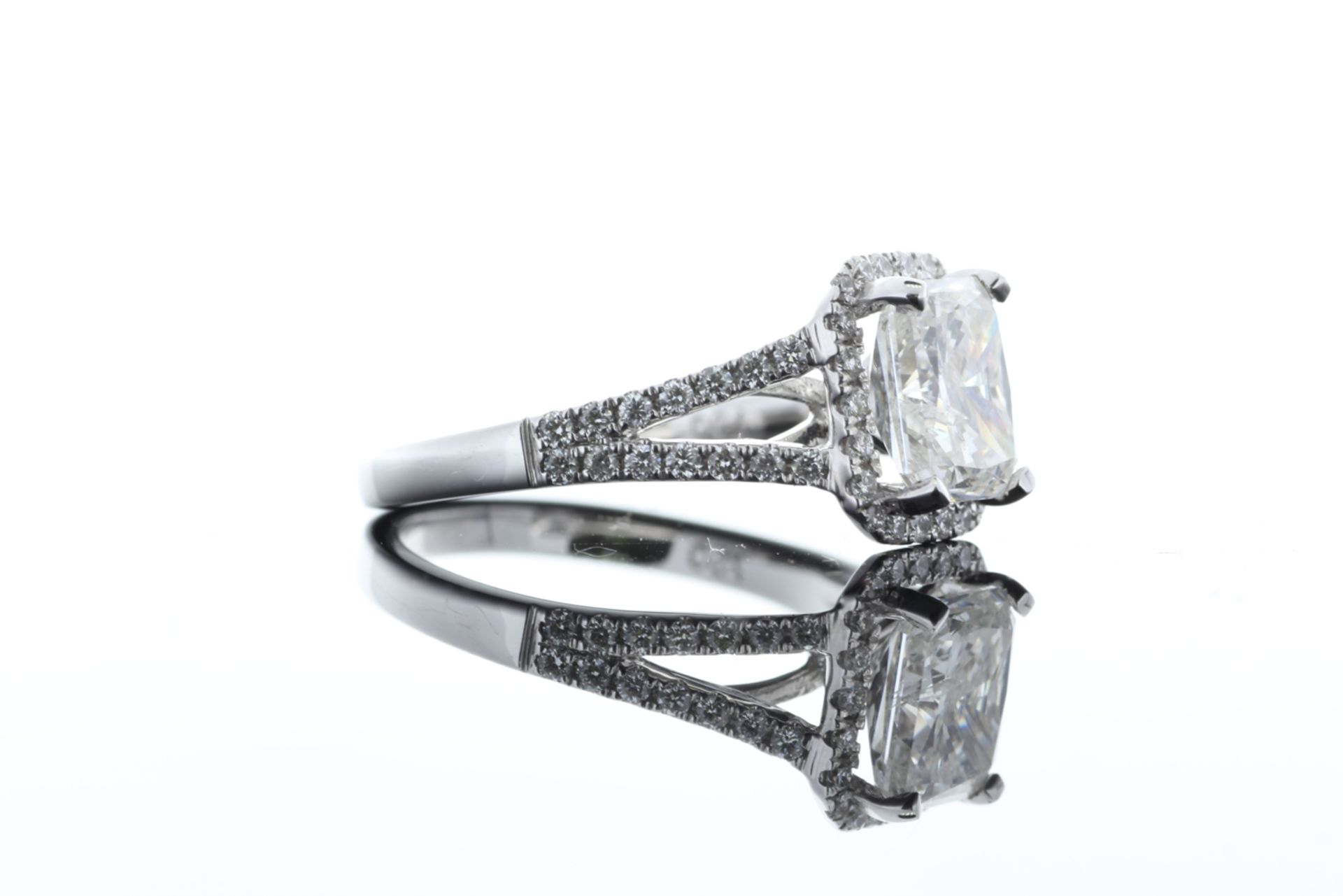 18ct White Gold Single Stone Radiant Cut Diamond With Halo Setting Ring 2.51 (2.01) - Image 64 of 73